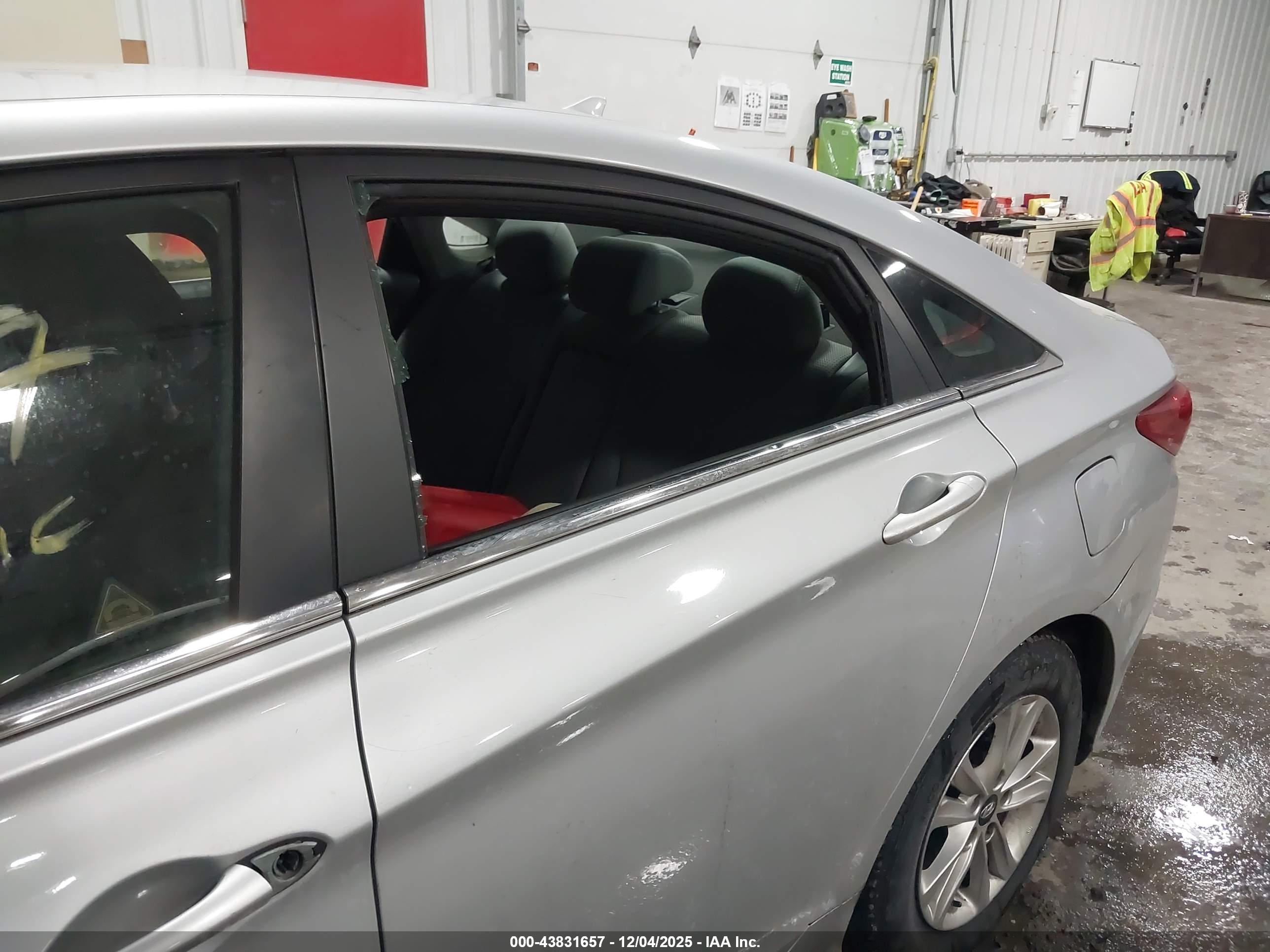 HYUNDAI SONATA image 6