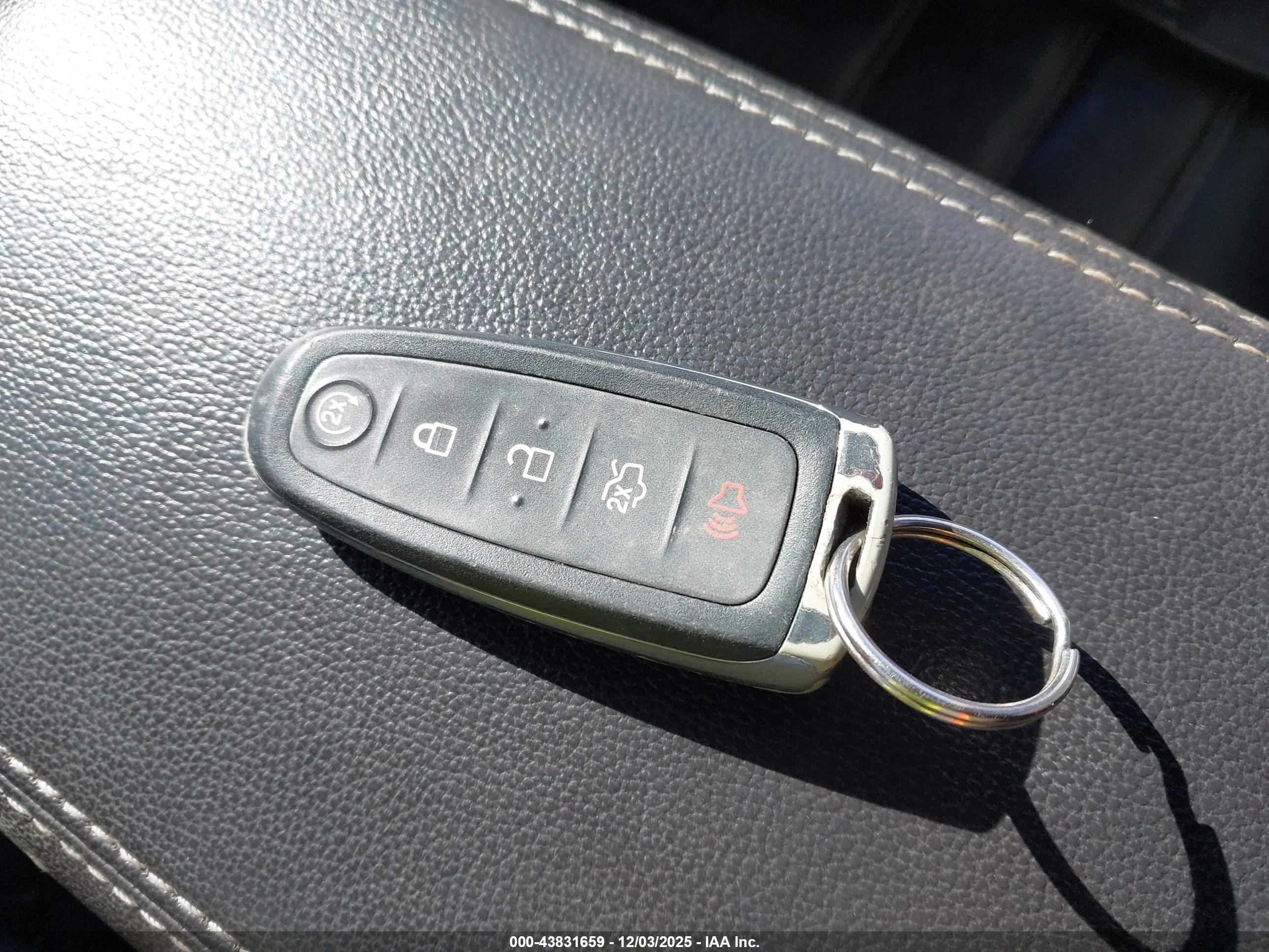 FORD ESCAPE image 11