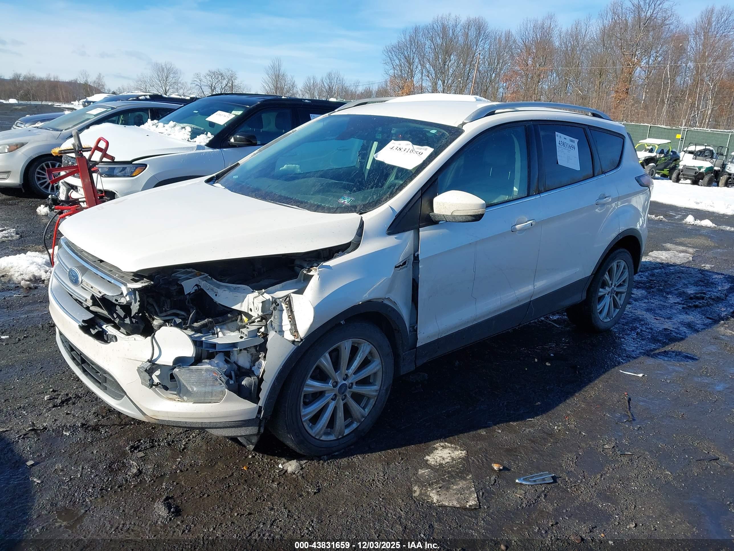FORD ESCAPE image 2