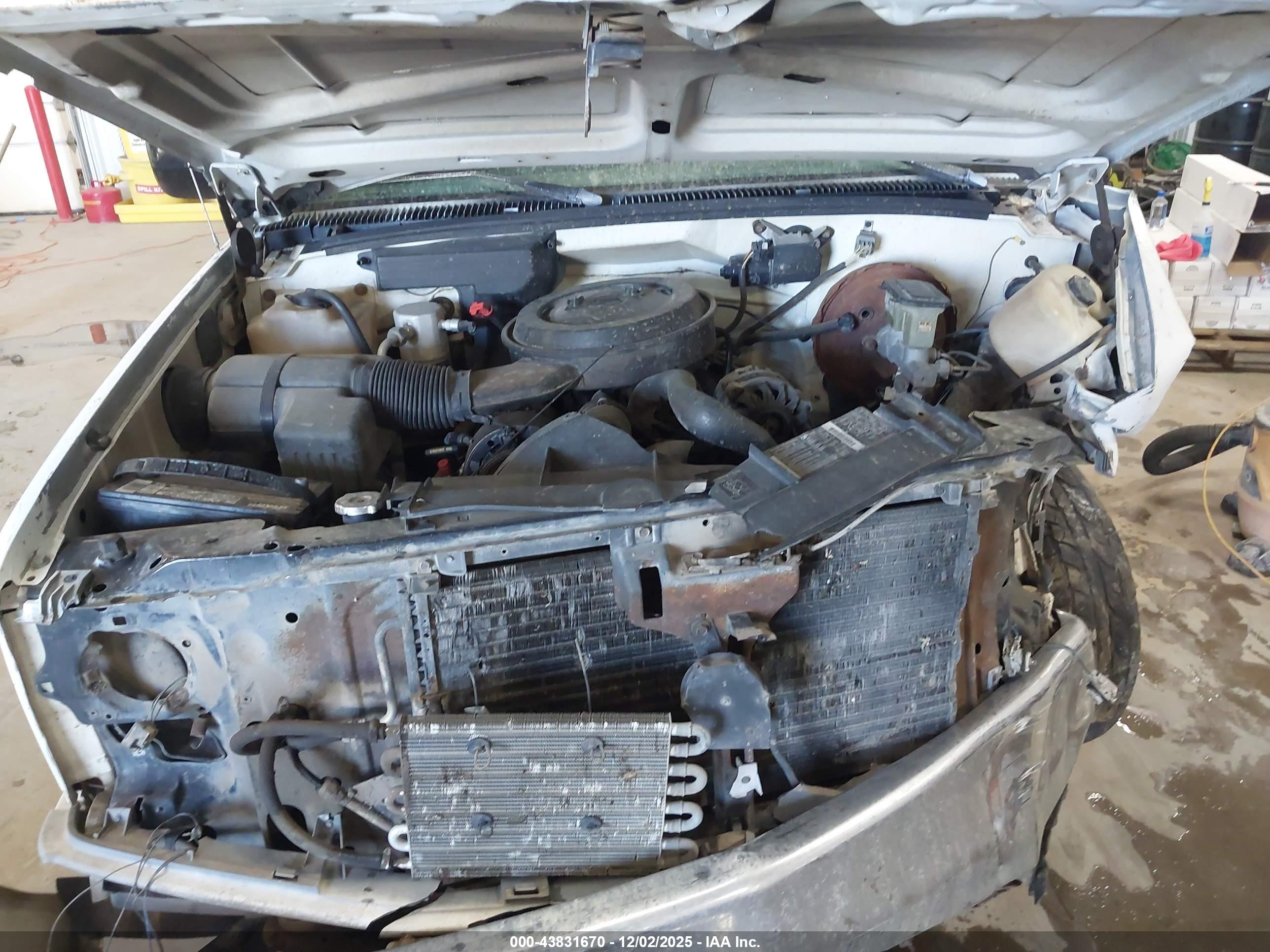 CHEVROLET GMT-400 image 10