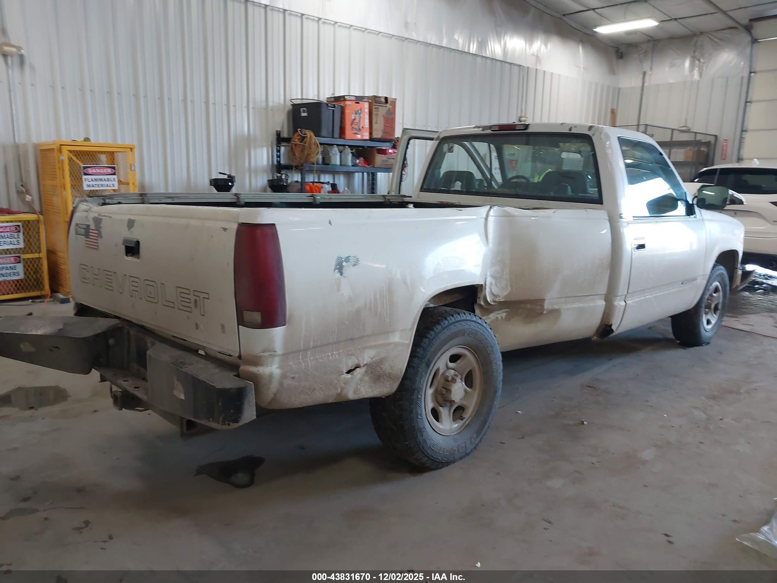 CHEVROLET GMT-400 image 4