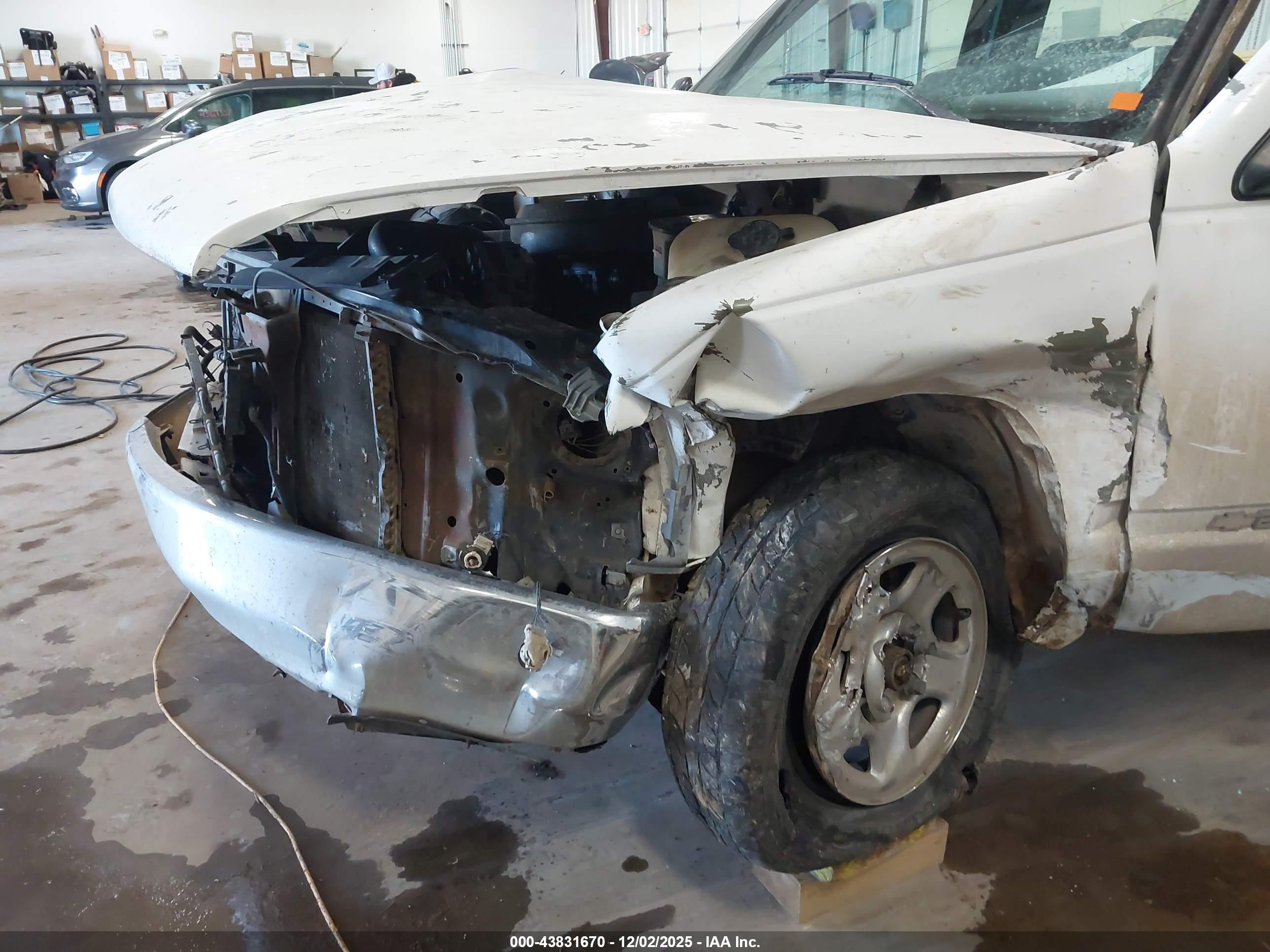 CHEVROLET GMT-400 image 6