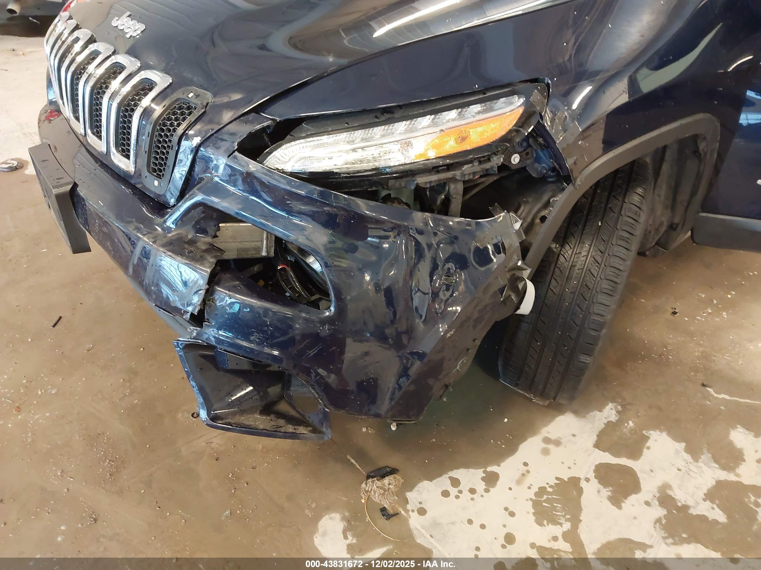 JEEP CHEROKEE image 6