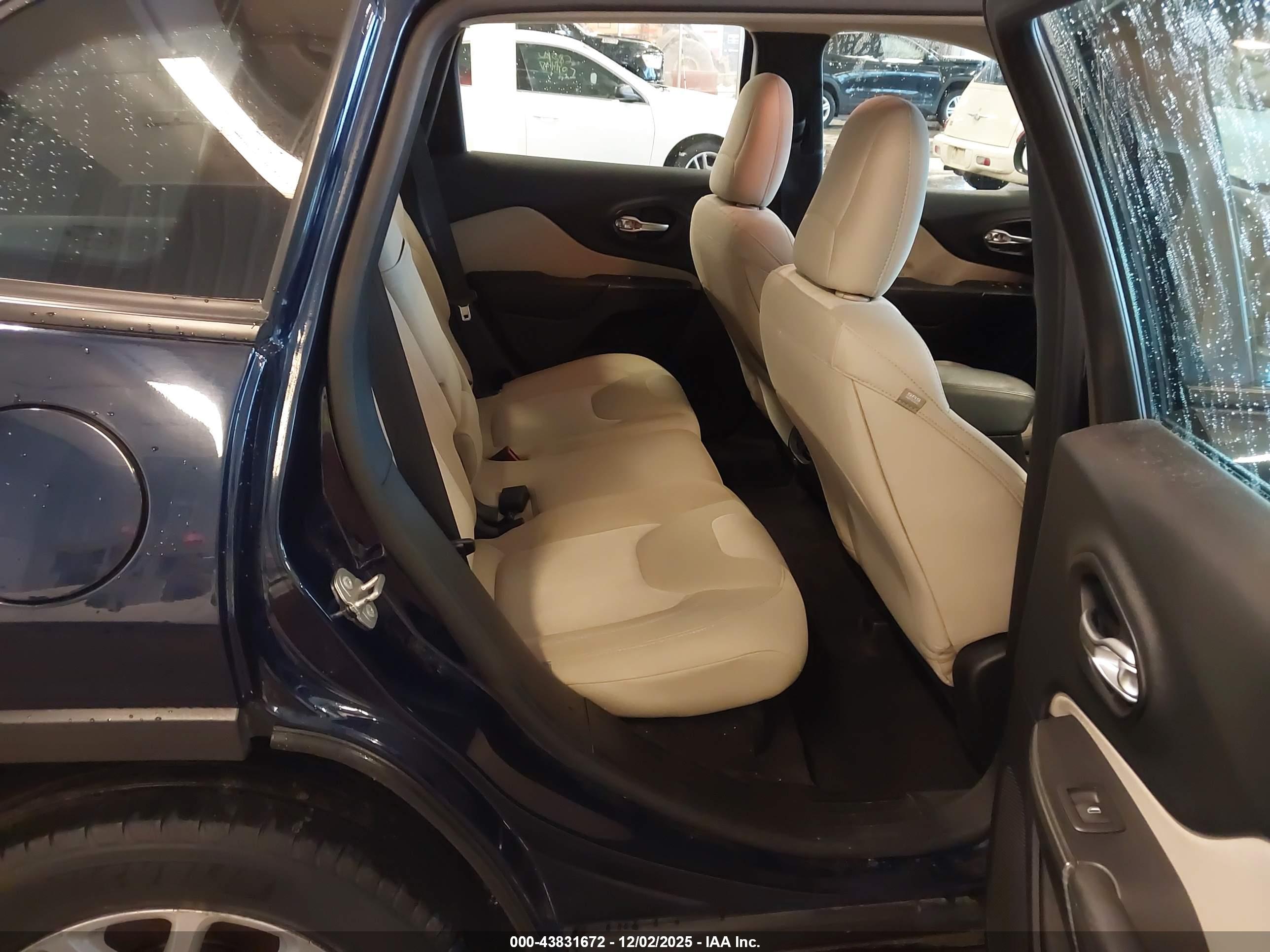 JEEP CHEROKEE image 8