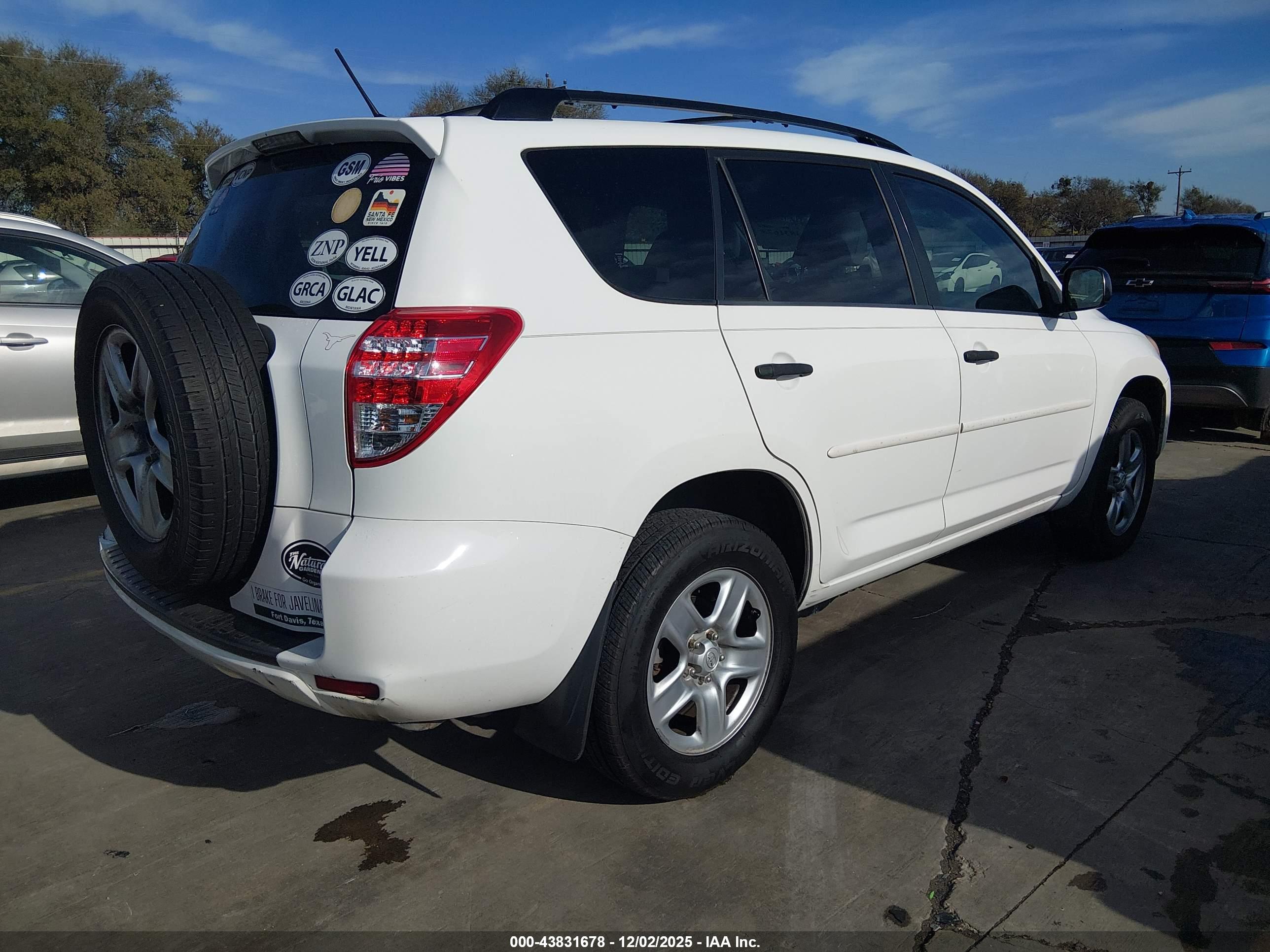TOYOTA RAV4 image 4