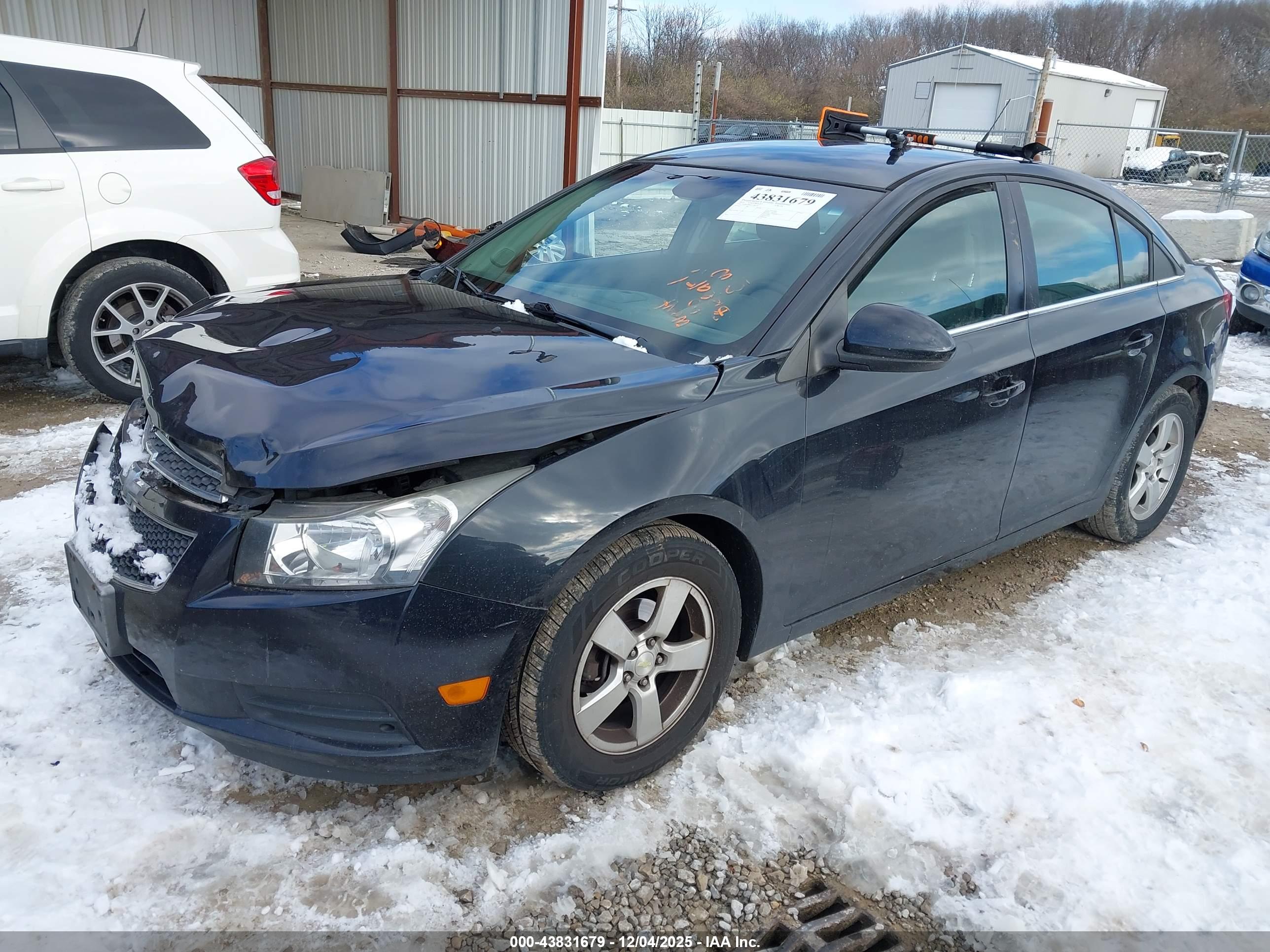 CHEVROLET CRUZE image 2