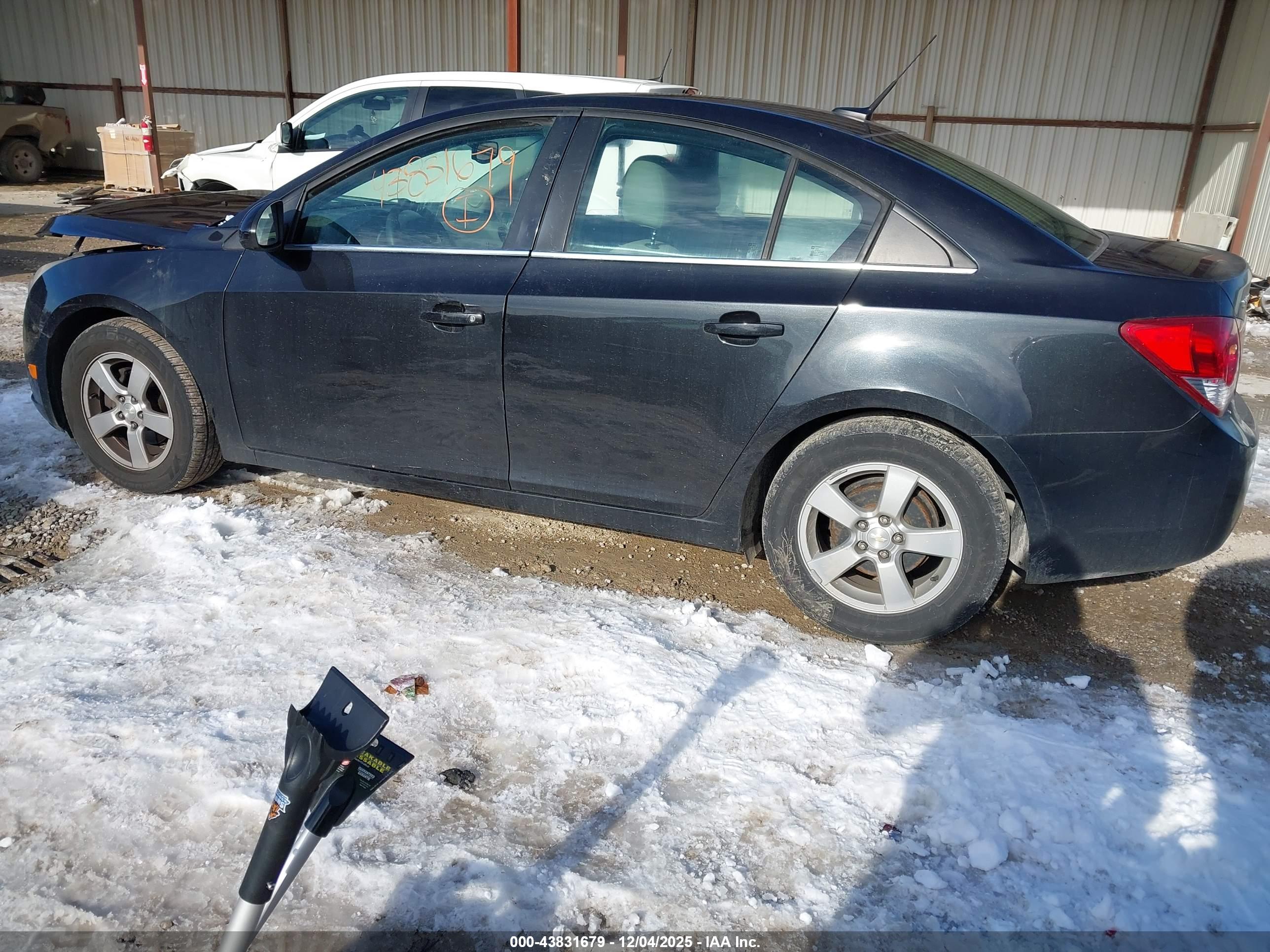 CHEVROLET CRUZE image 3