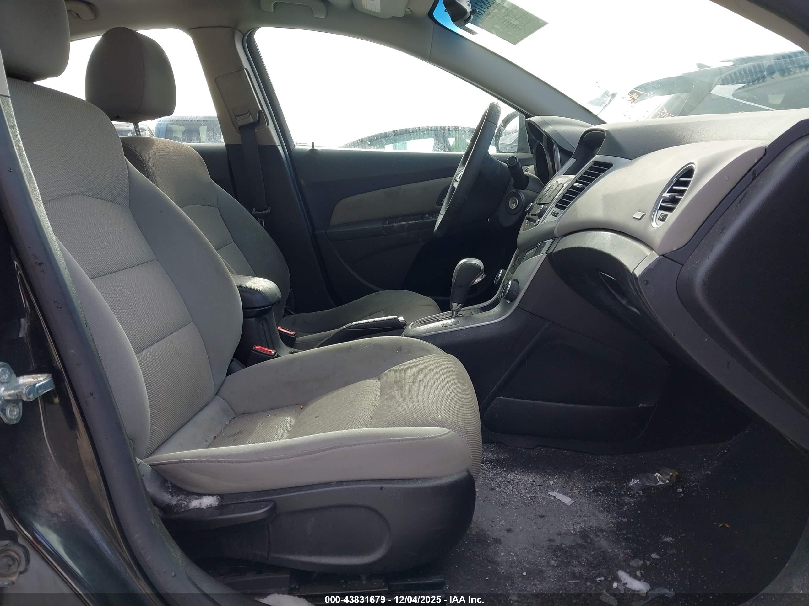 CHEVROLET CRUZE image 5