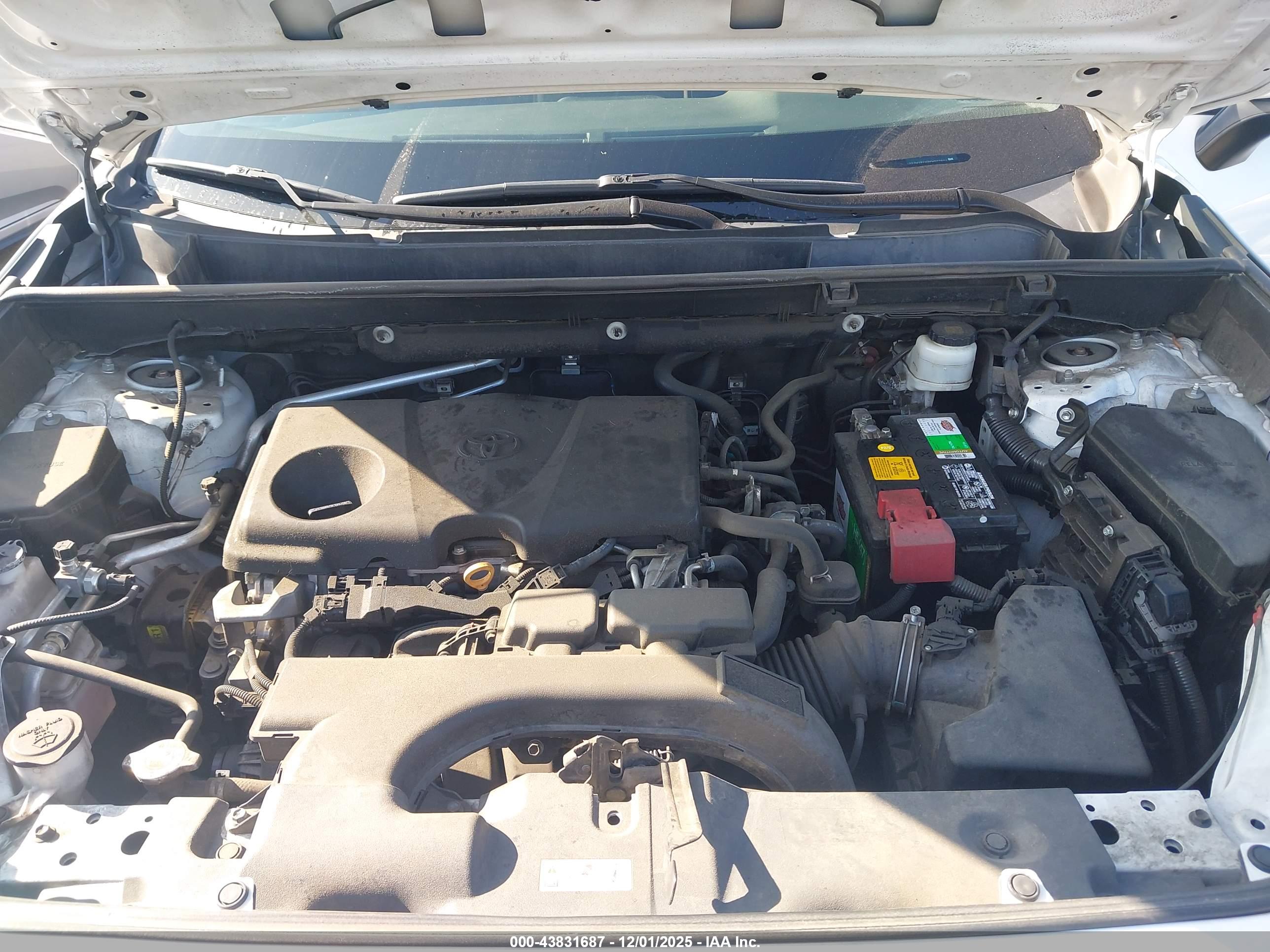 TOYOTA RAV4 image 10