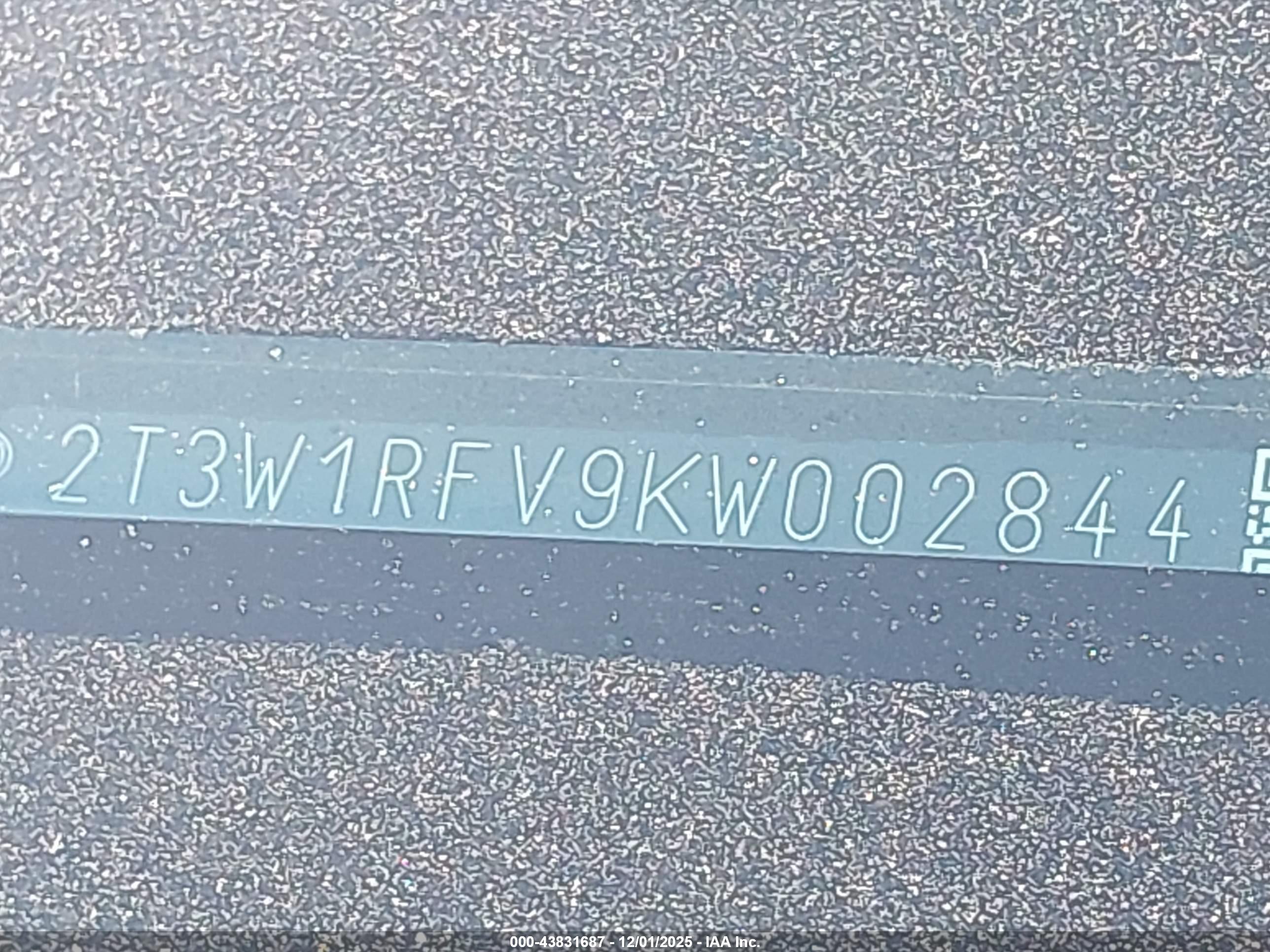 TOYOTA RAV4 image 9