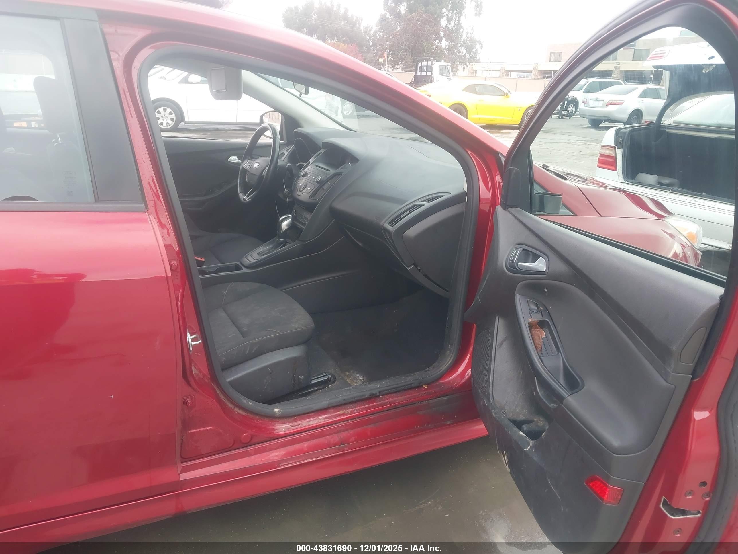 FORD FOCUS image 5