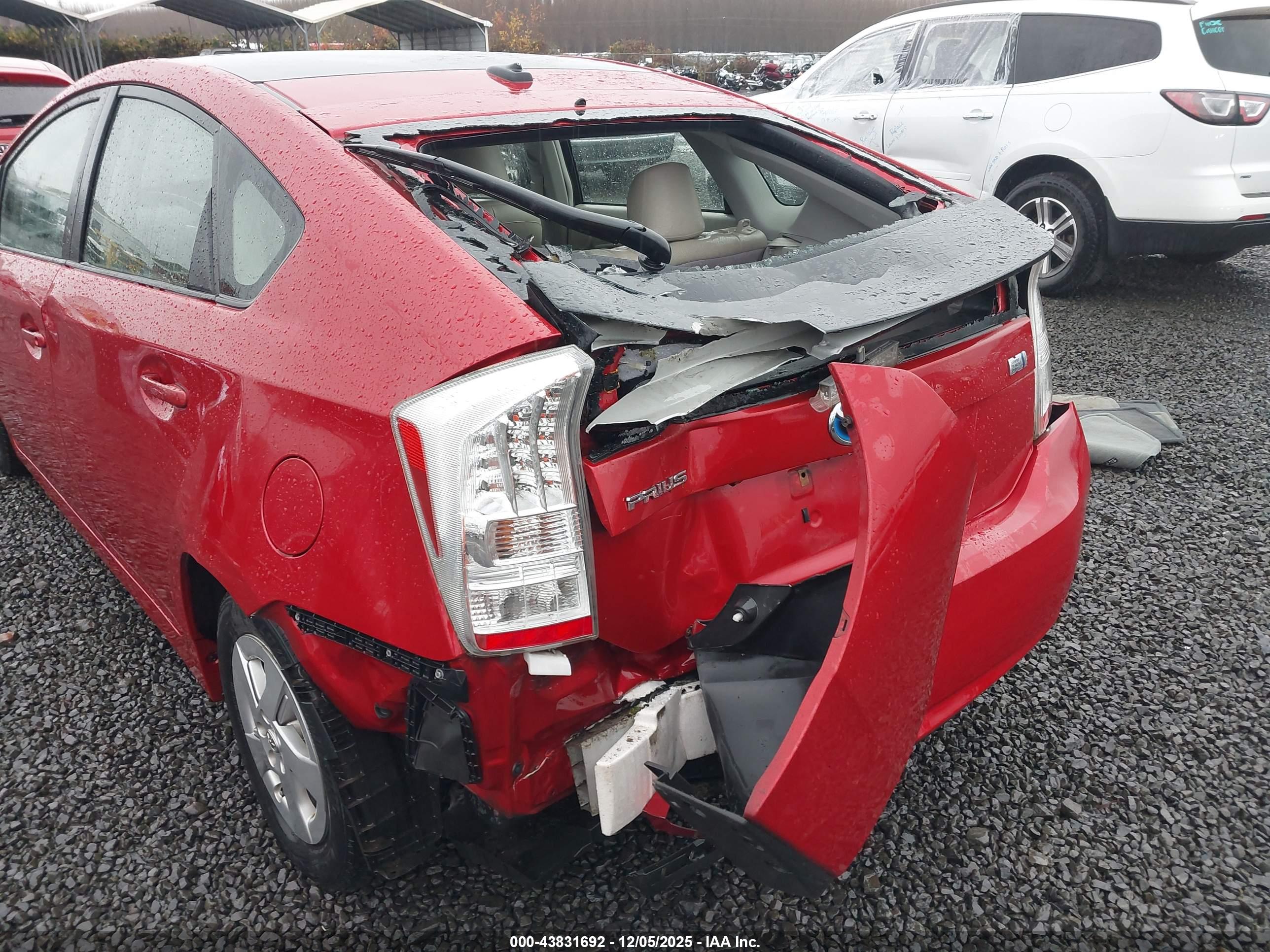TOYOTA PRIUS image 6
