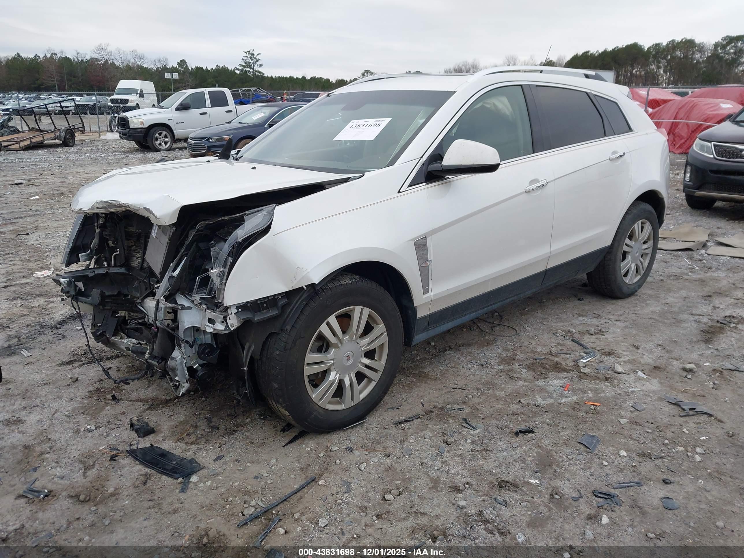 CADILLAC SRX image 2