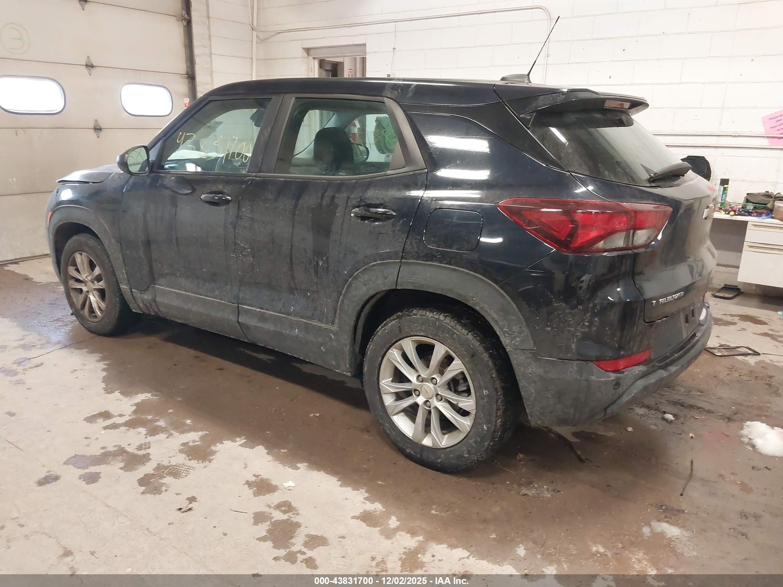 CHEVROLET TRAILBLAZER image 3