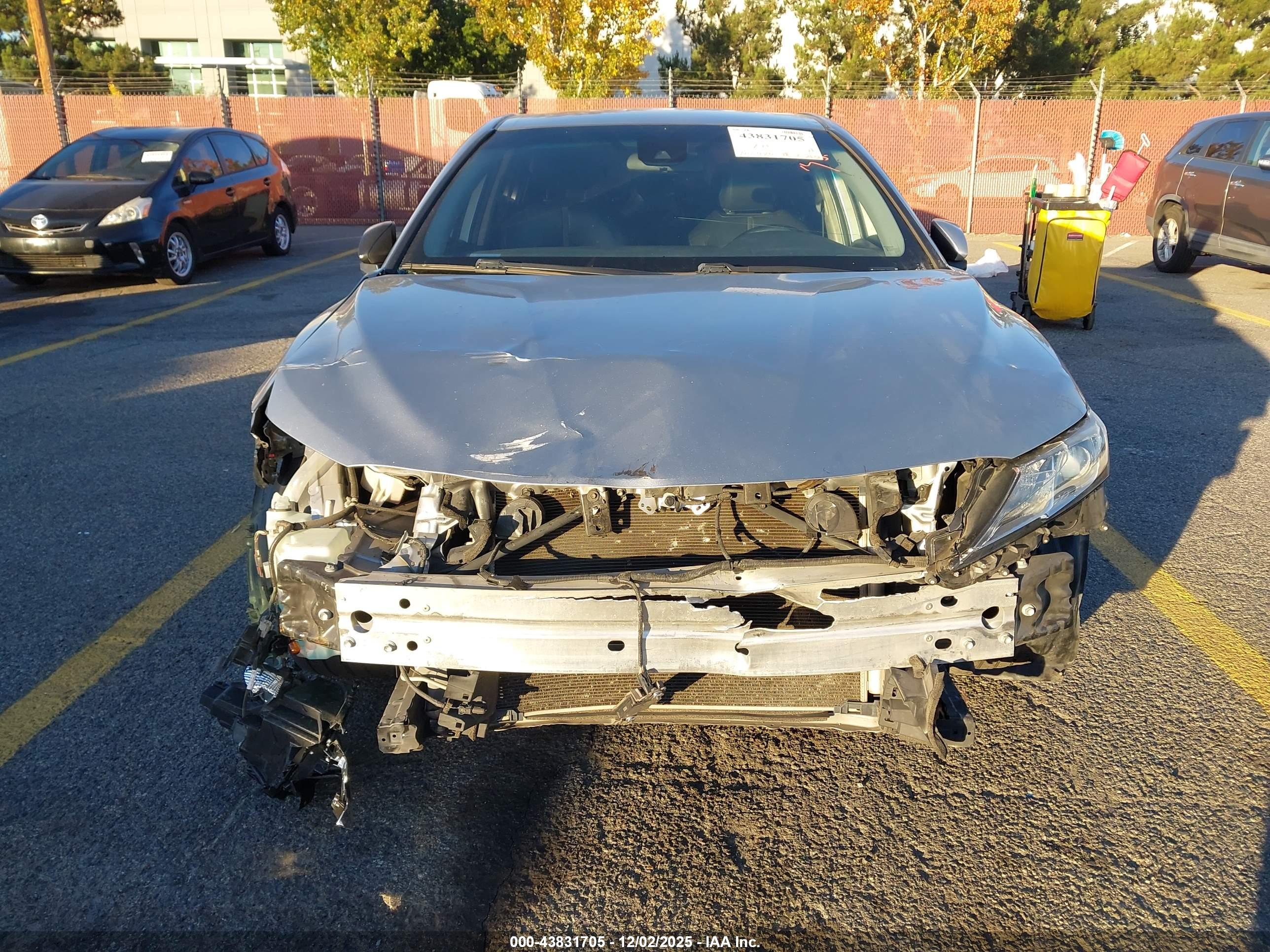 TOYOTA CAMRY image 6