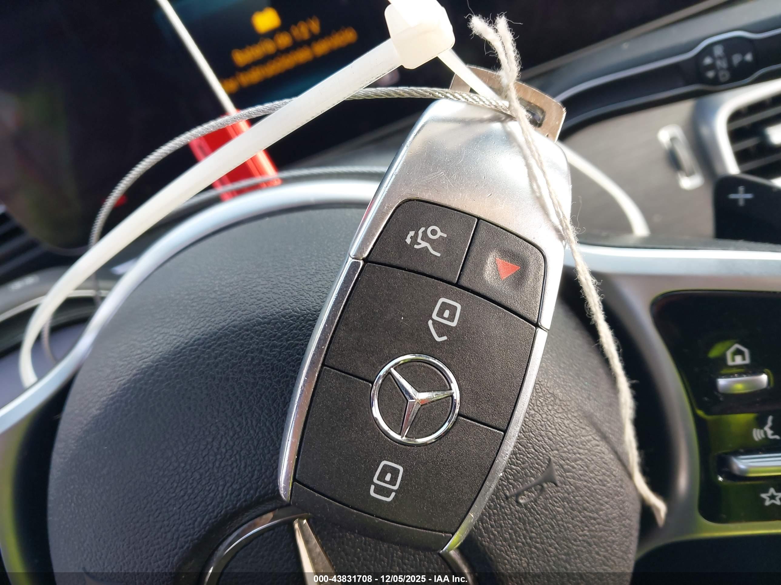 MERCEDES-BENZ GLE image 11