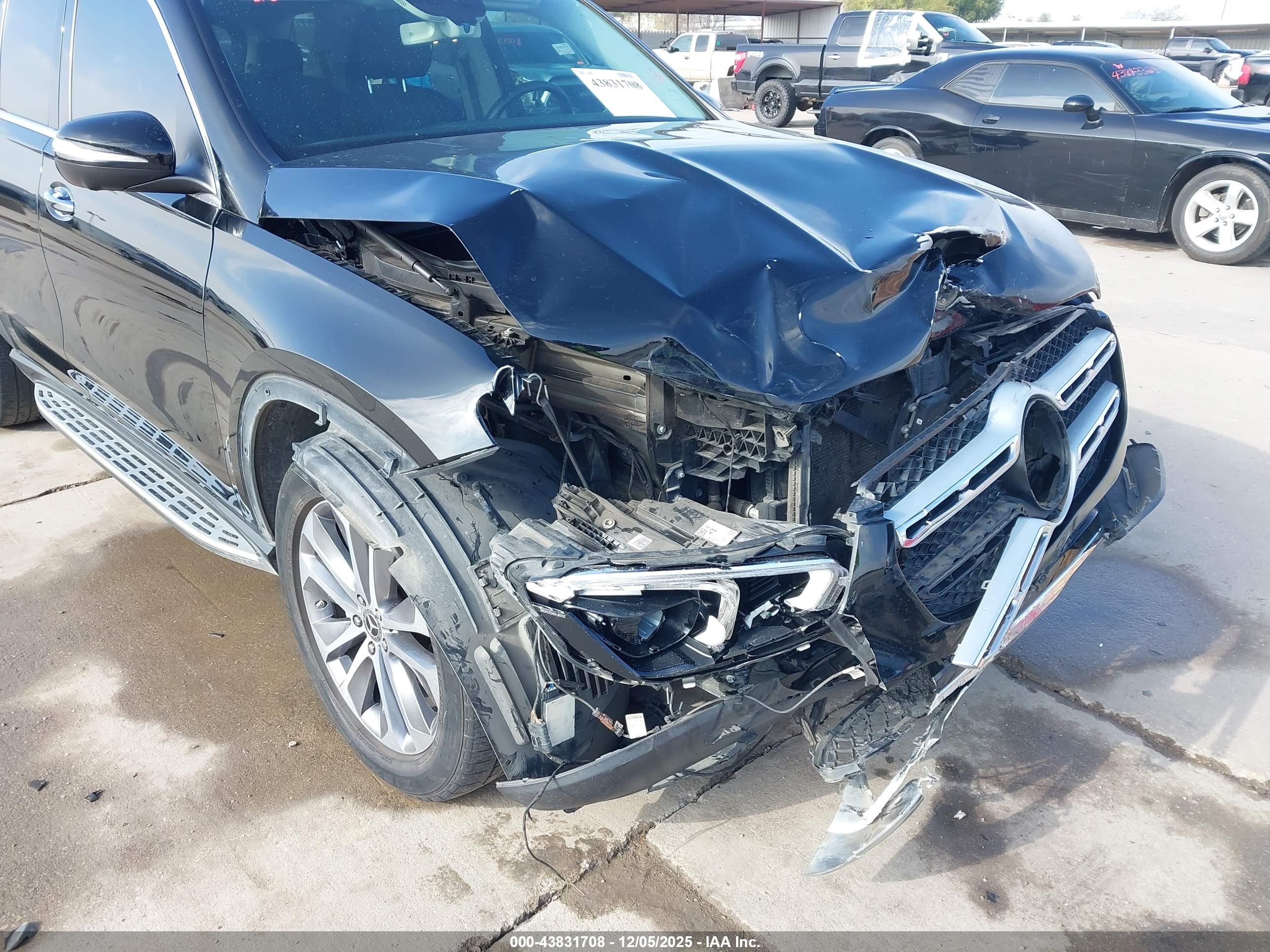 MERCEDES-BENZ GLE image 6