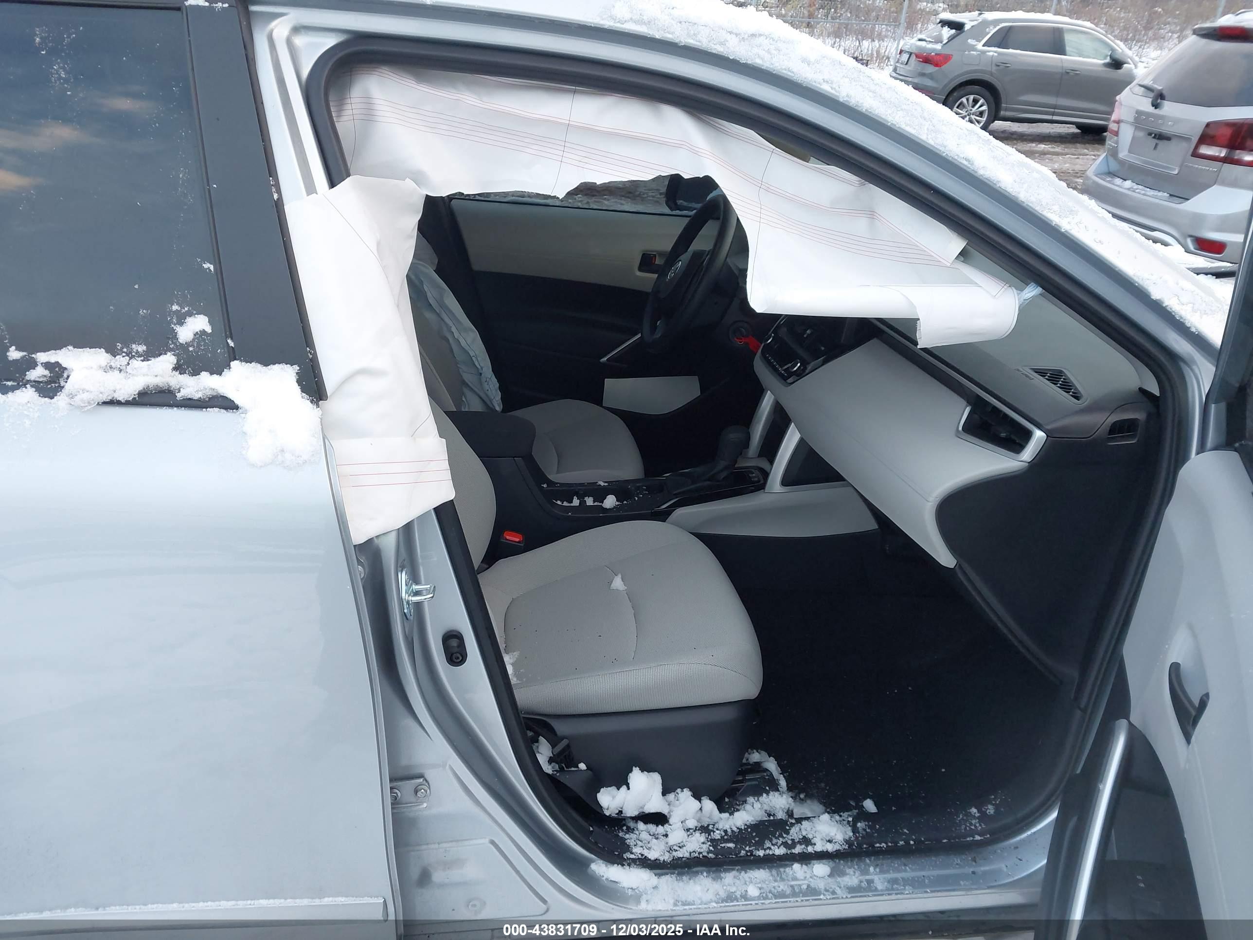 TOYOTA COROLLA image 5