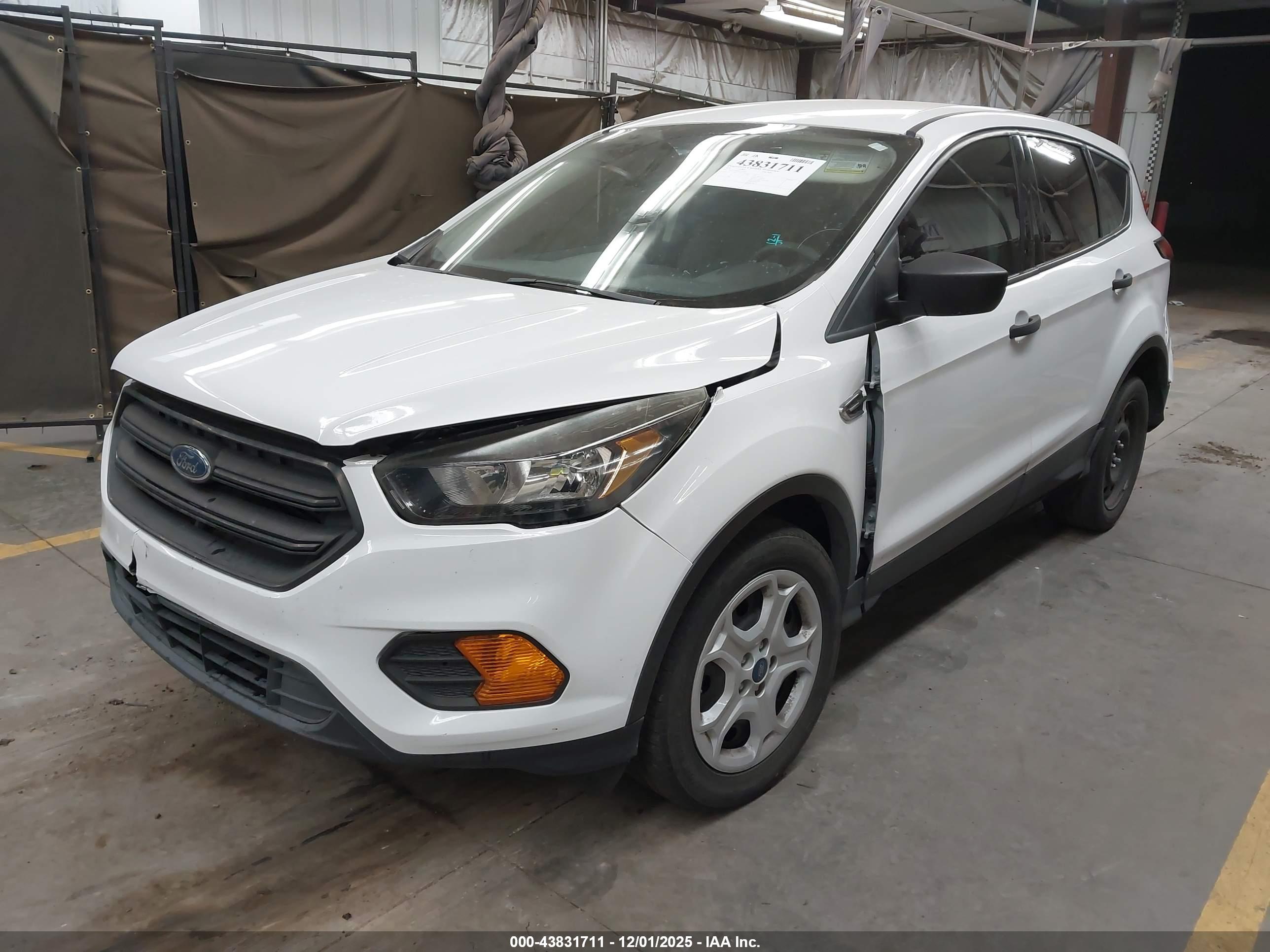 FORD ESCAPE image 2