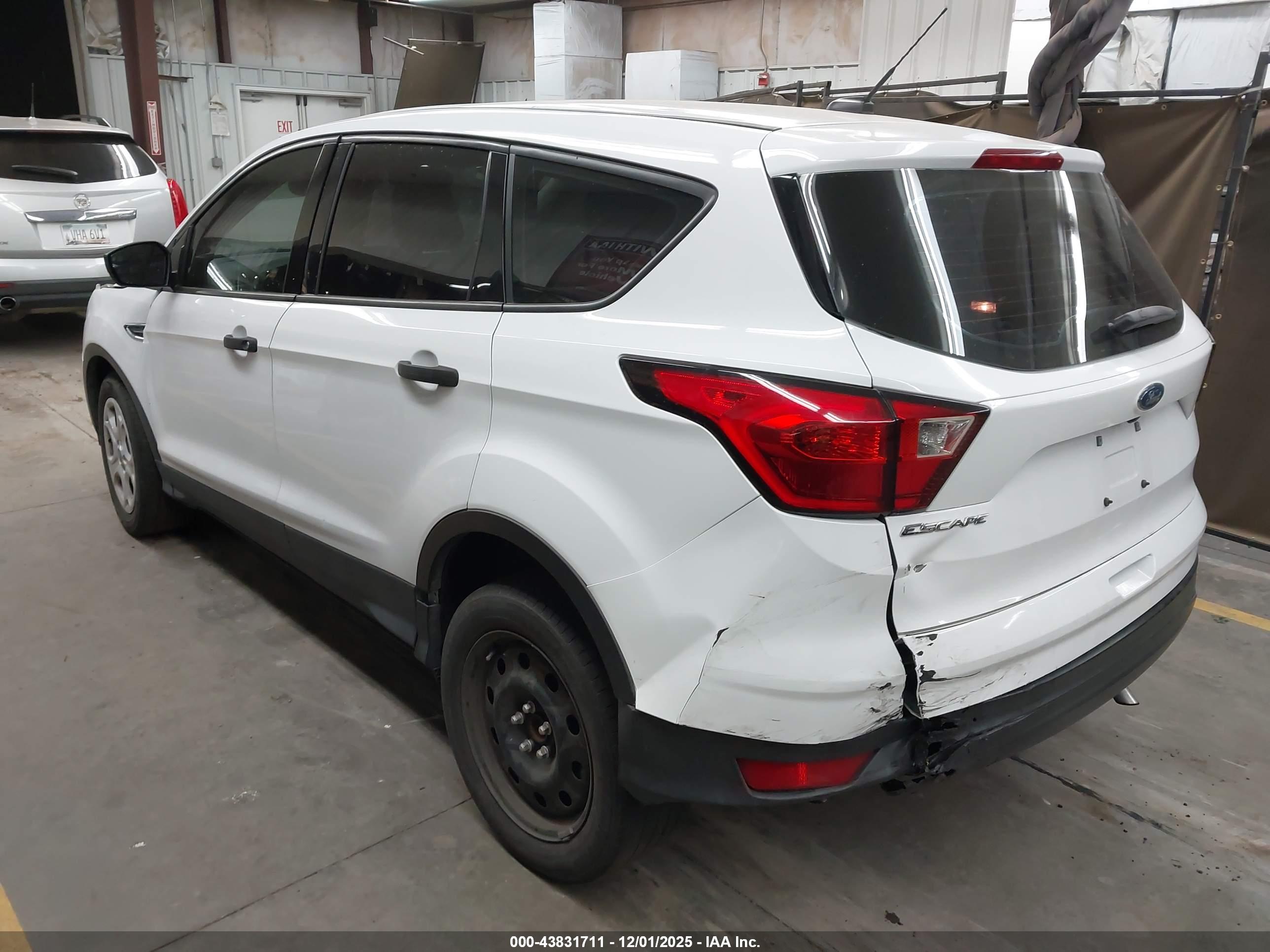FORD ESCAPE image 3