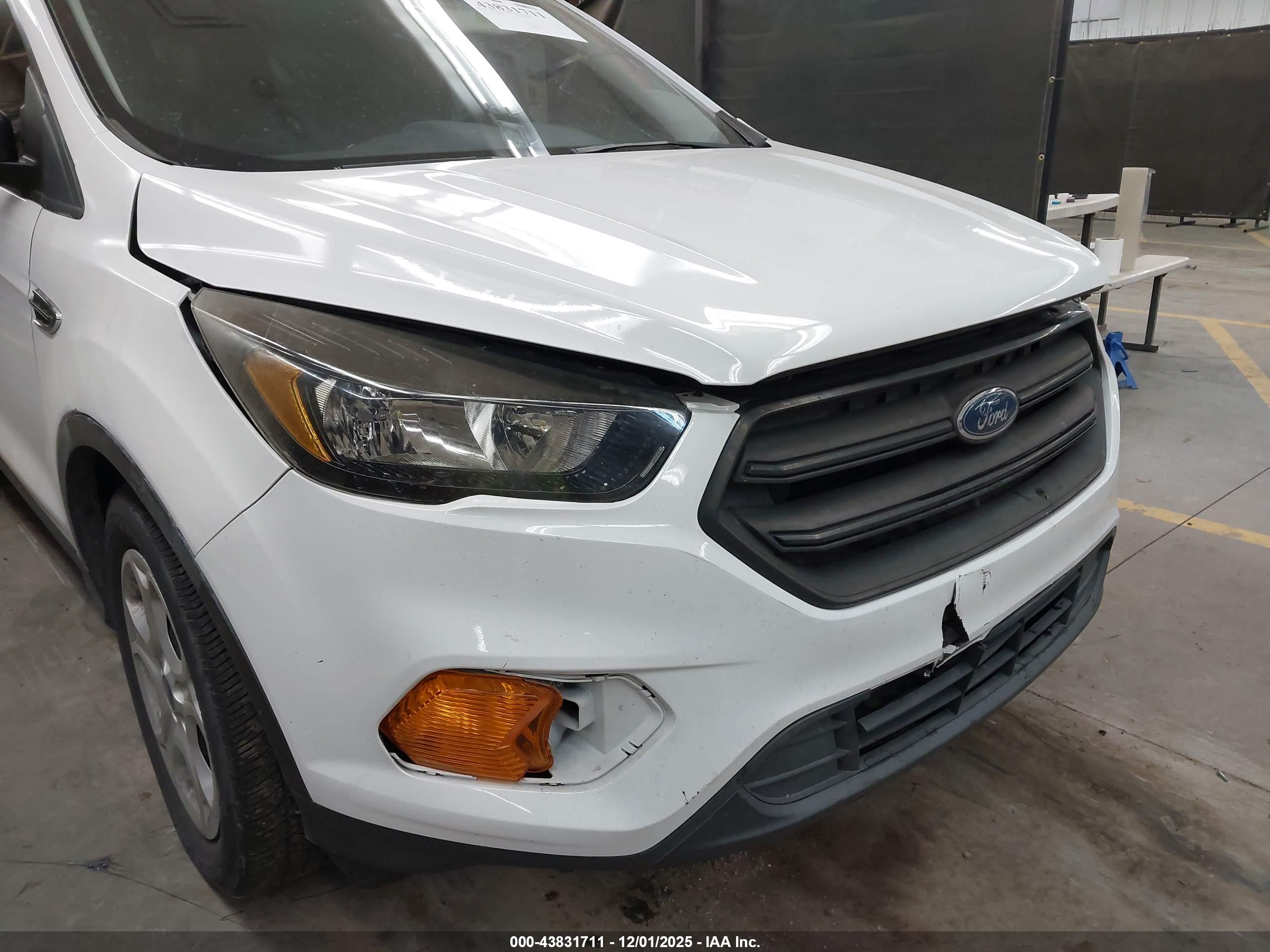FORD ESCAPE image 6