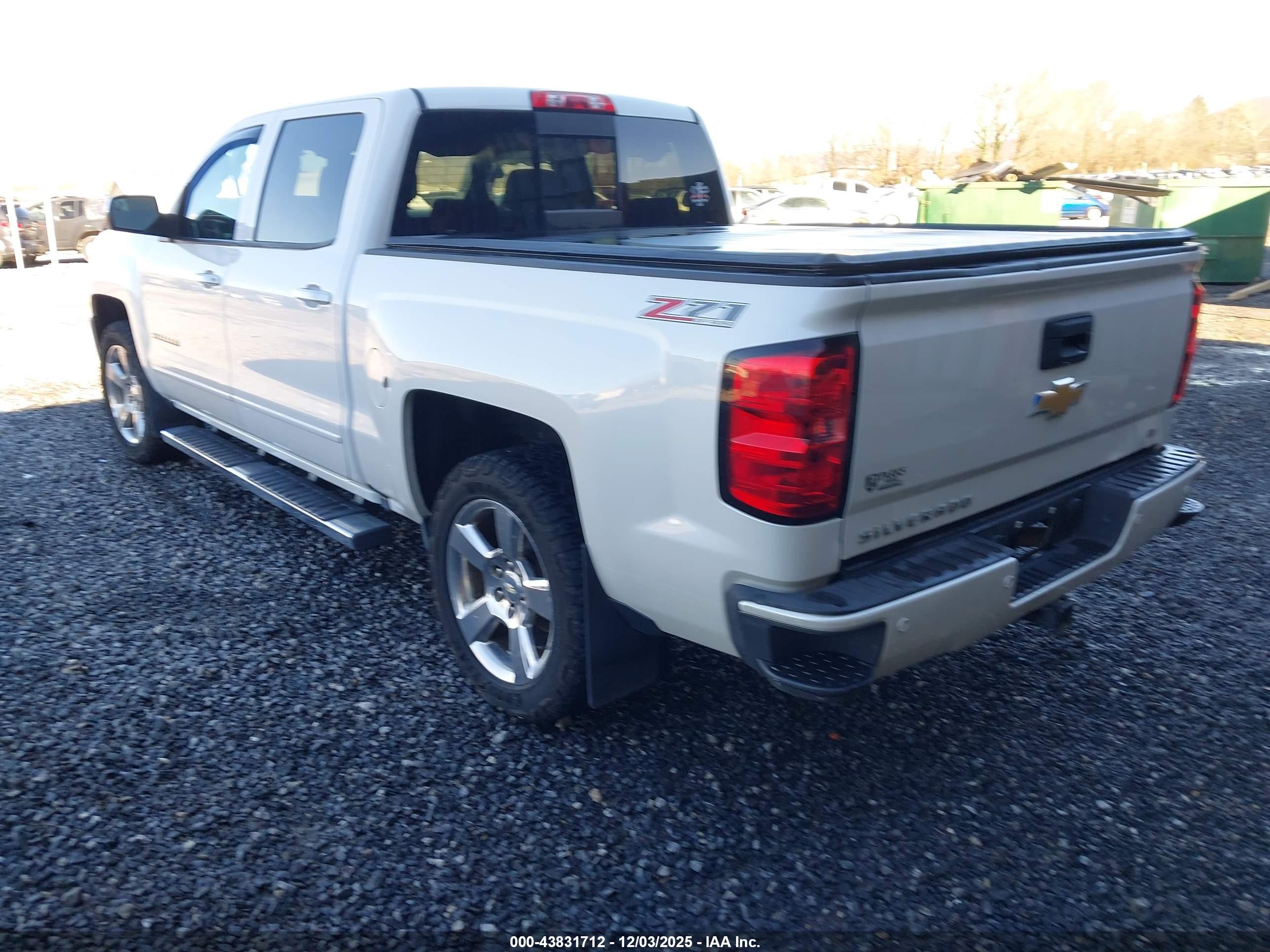 CHEVROLET SILVERADO image 3