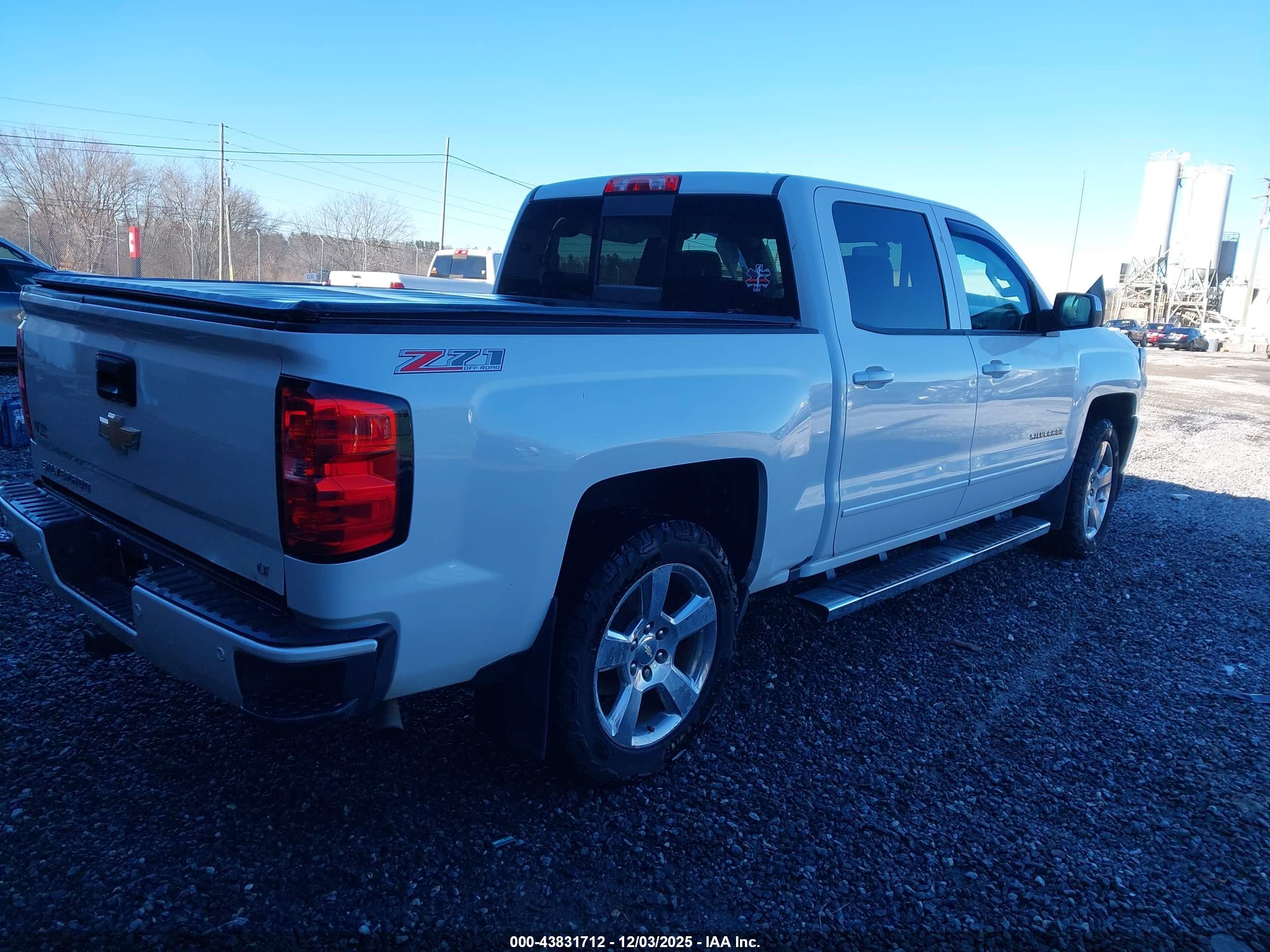 CHEVROLET SILVERADO image 4