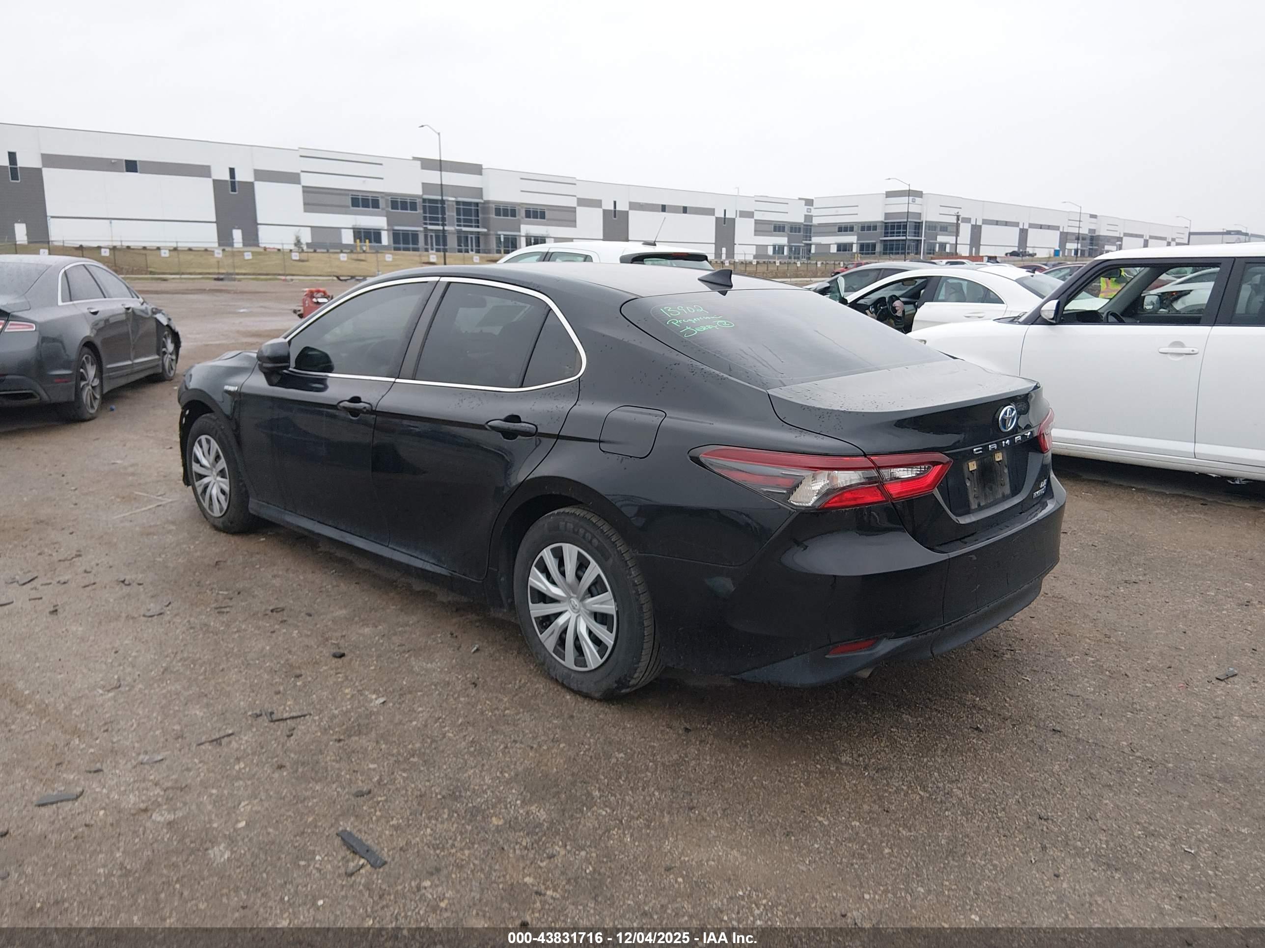 TOYOTA CAMRY image 3