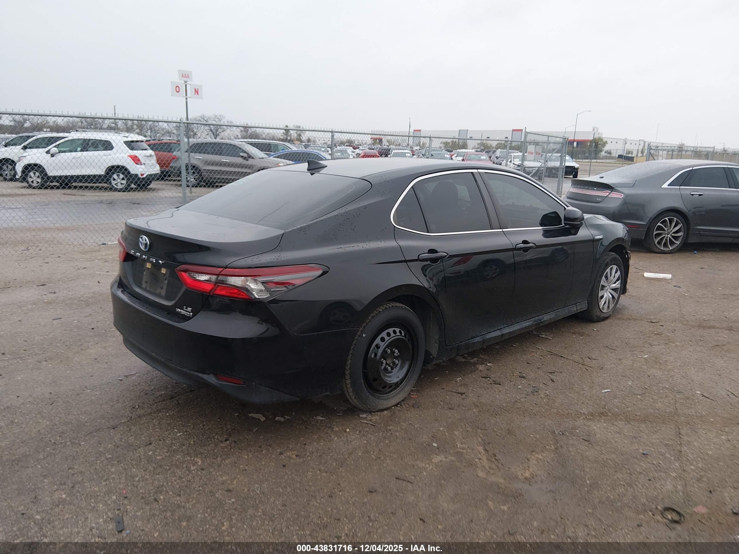 TOYOTA CAMRY image 4