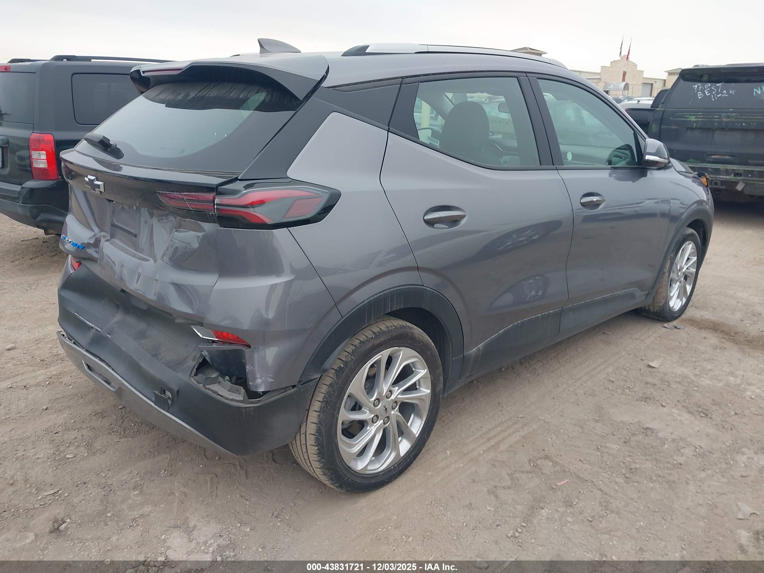 CHEVROLET BOLT image 4