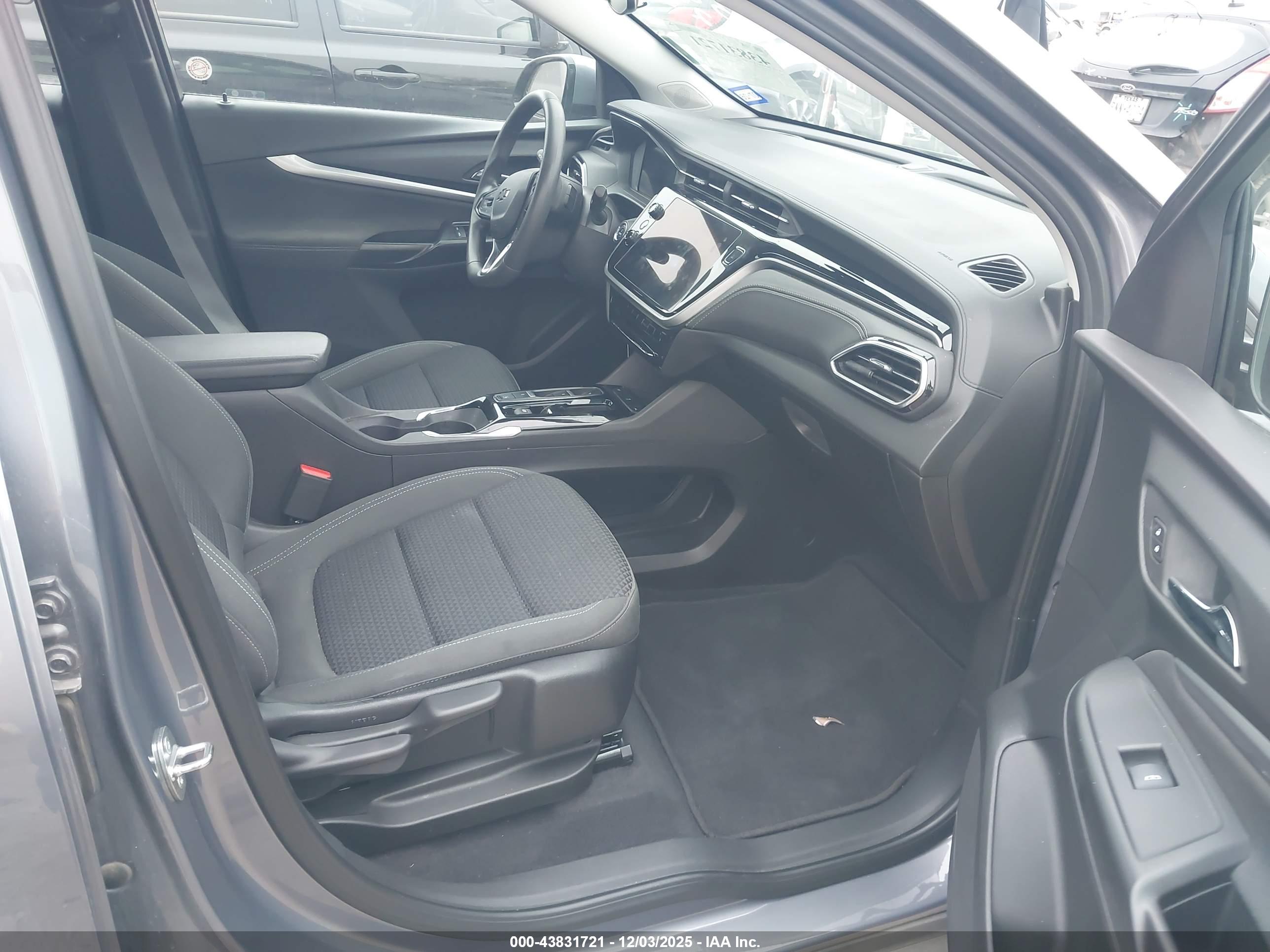 CHEVROLET BOLT image 5