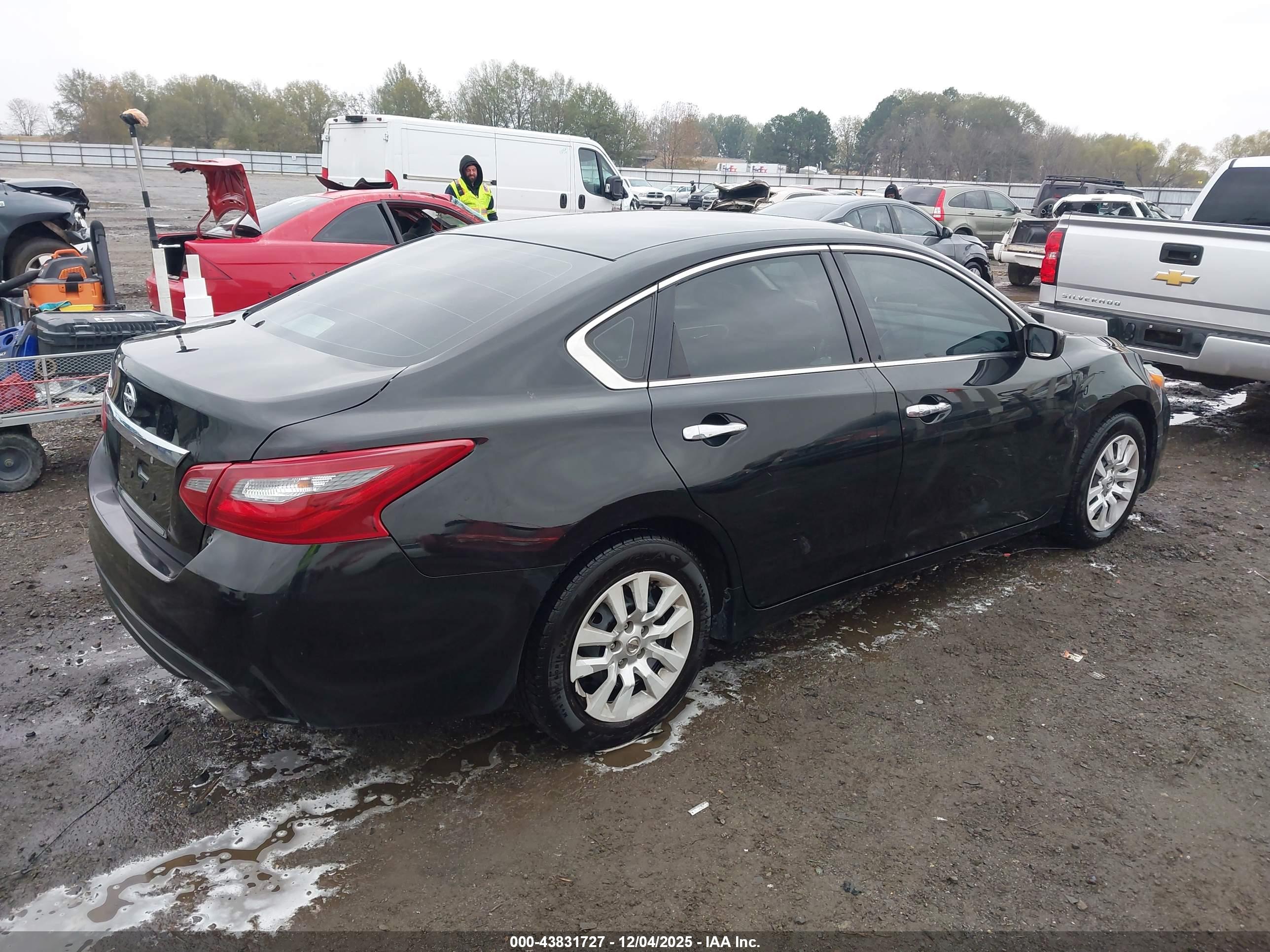 NISSAN ALTIMA image 4