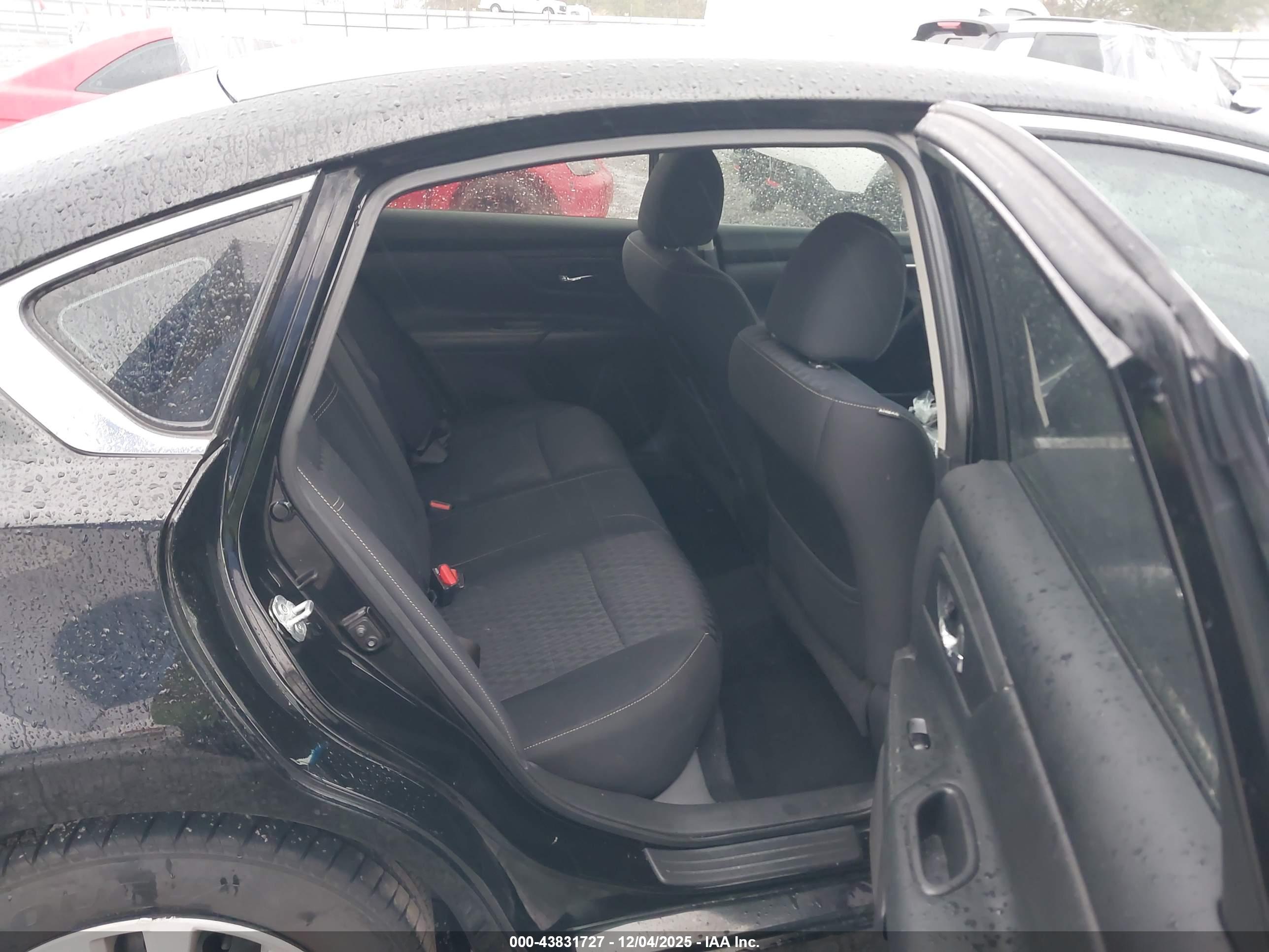 NISSAN ALTIMA image 8