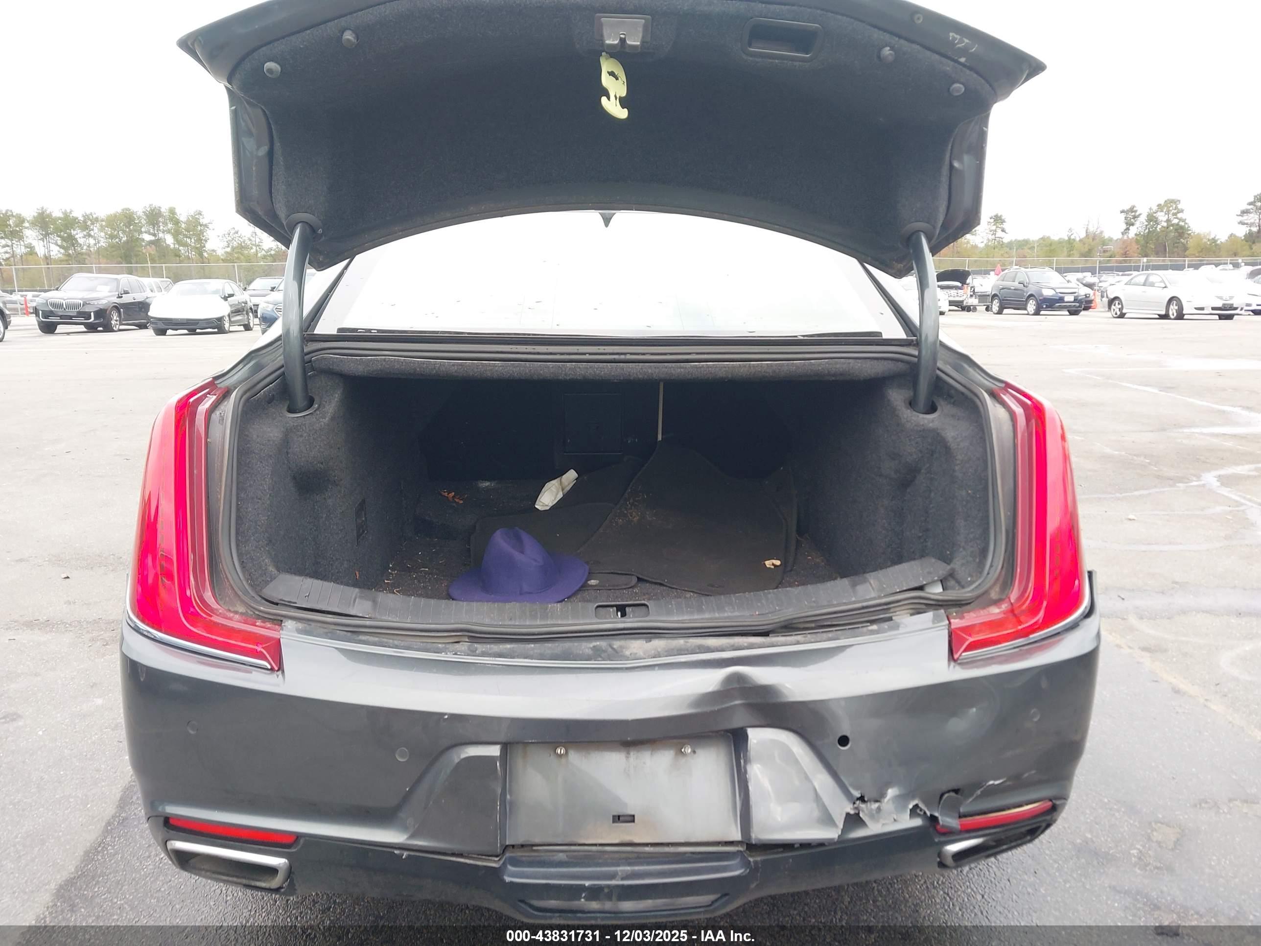 CADILLAC XTS image 6