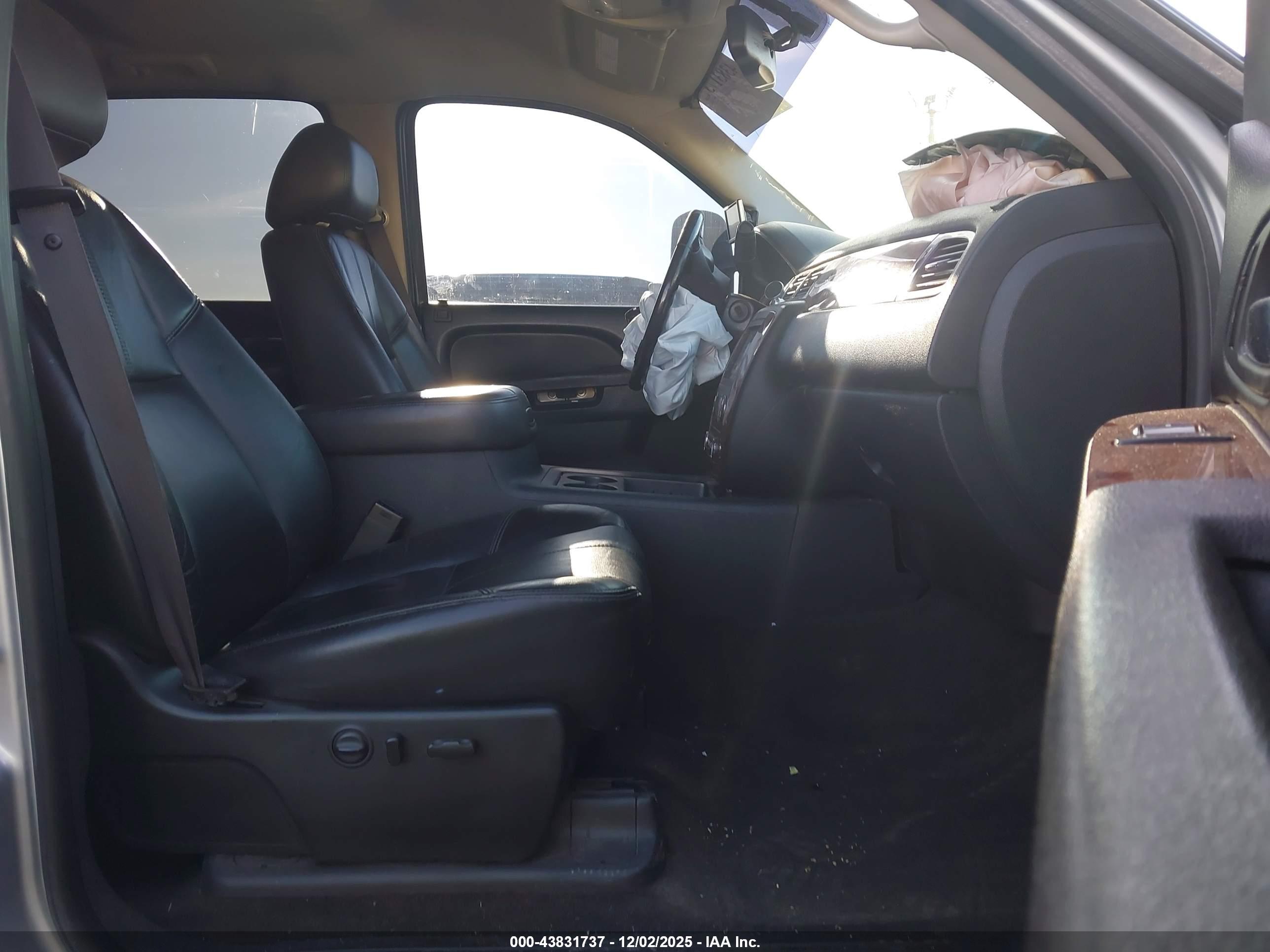 CHEVROLET SILVERADO image 5