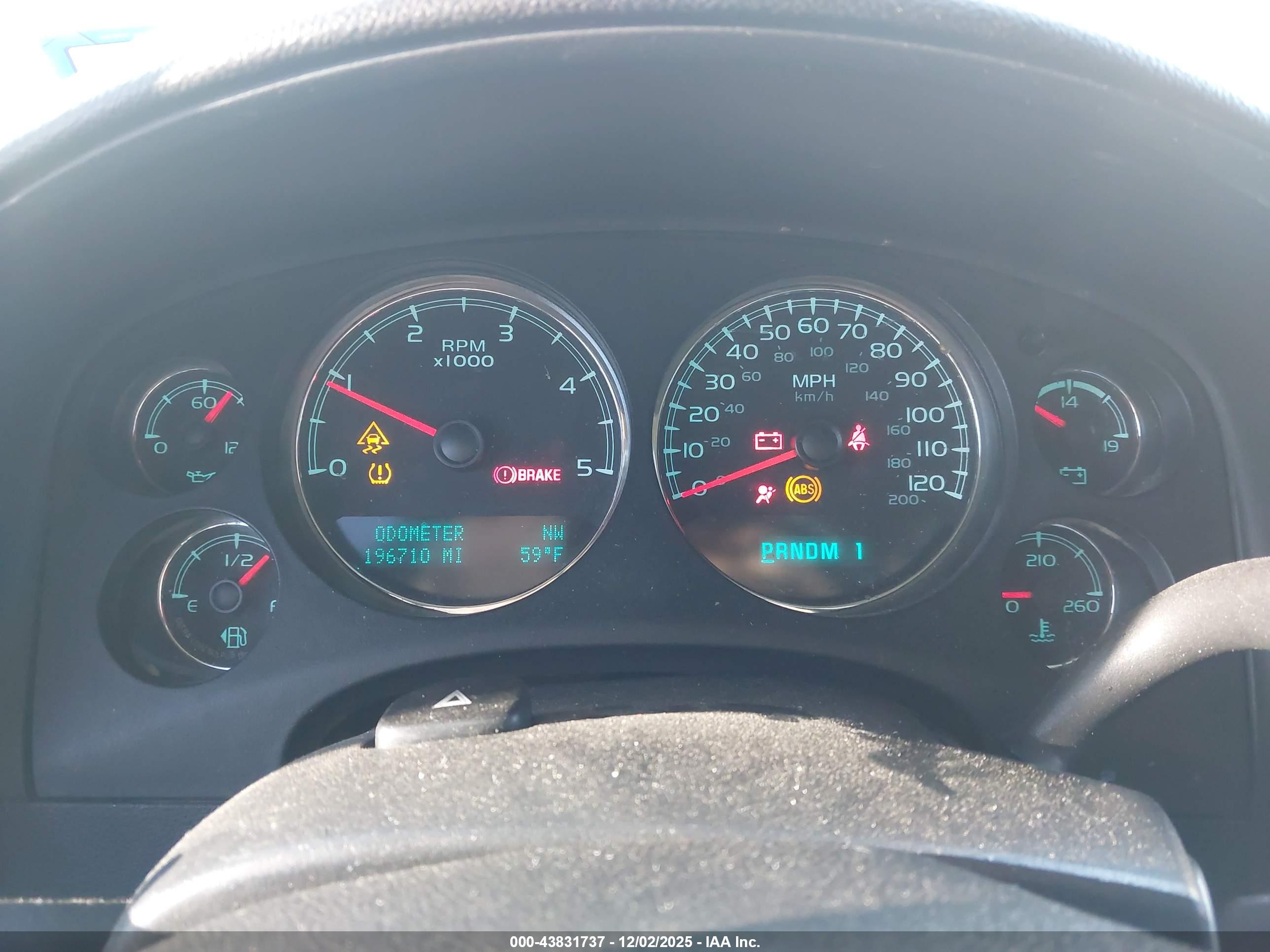 CHEVROLET SILVERADO image 7