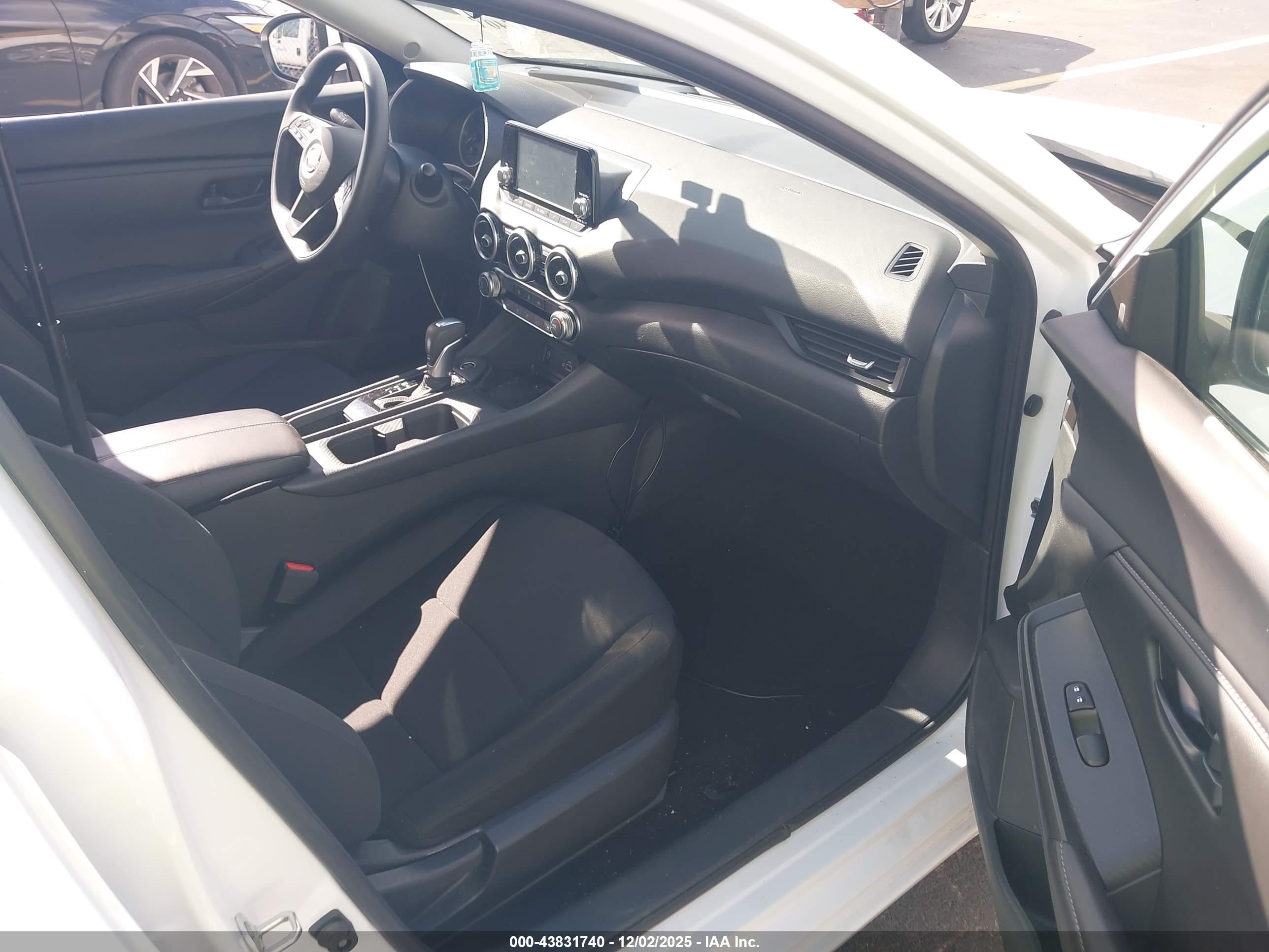 NISSAN SENTRA image 5