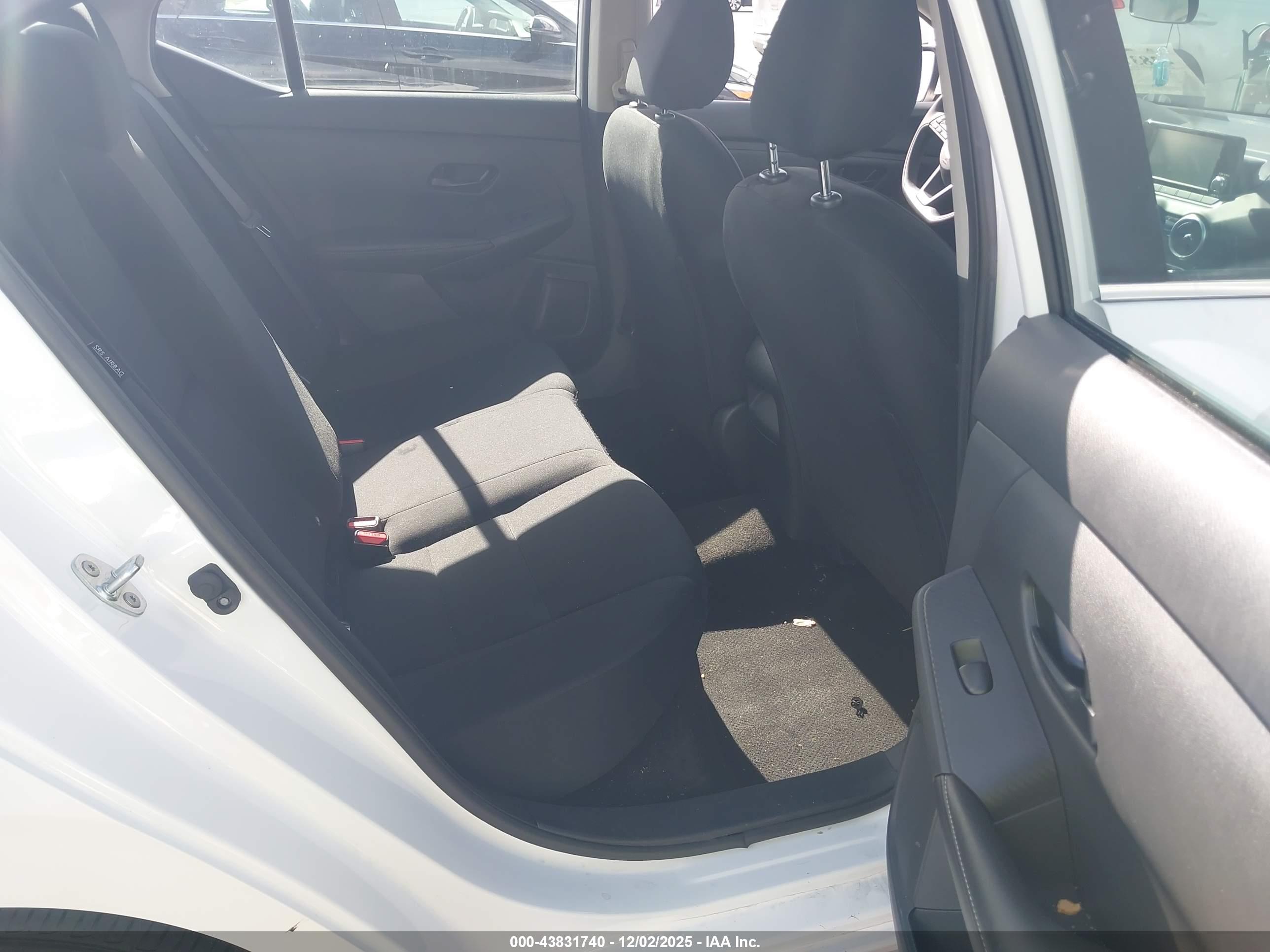 NISSAN SENTRA image 8