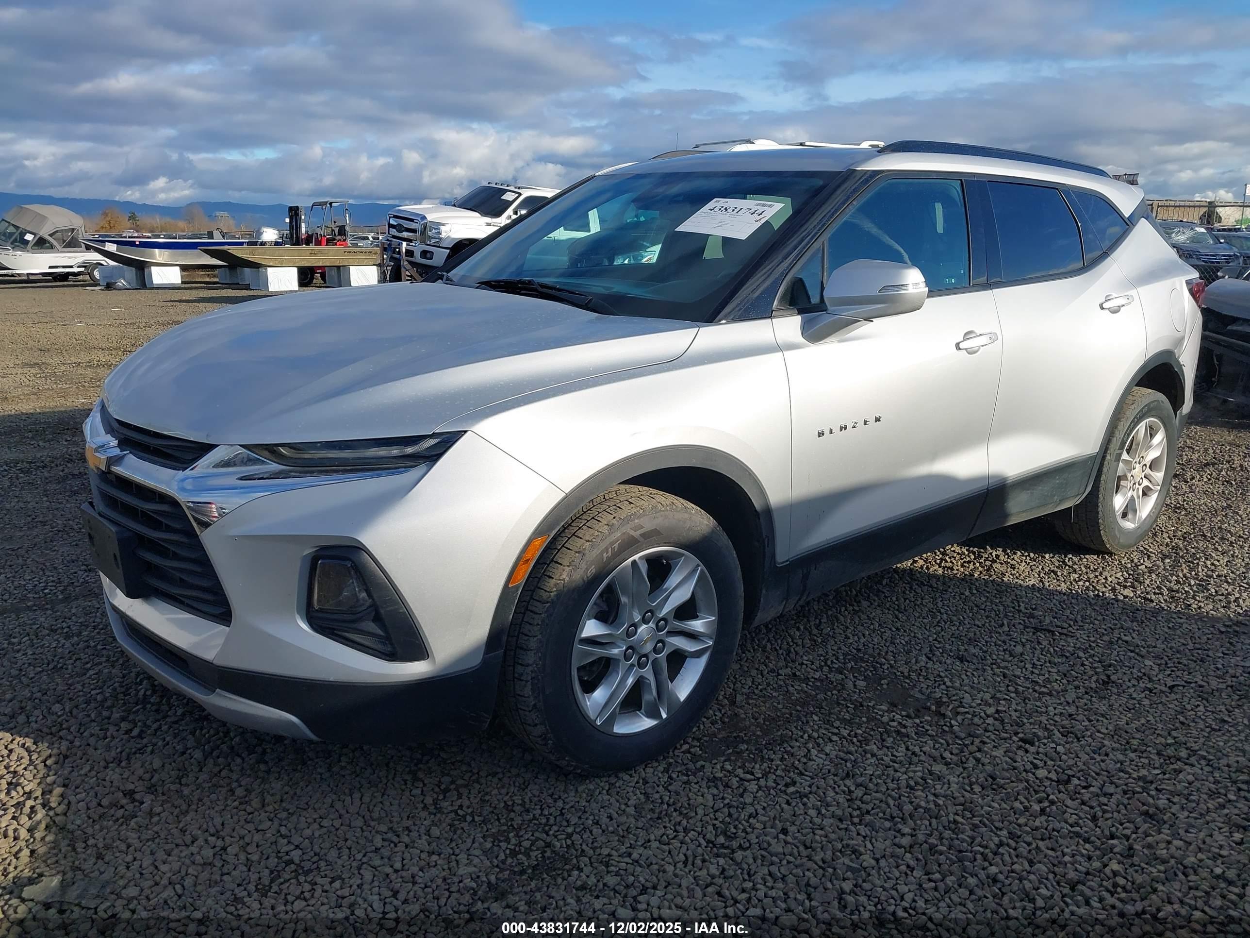 CHEVROLET BLAZER image 2