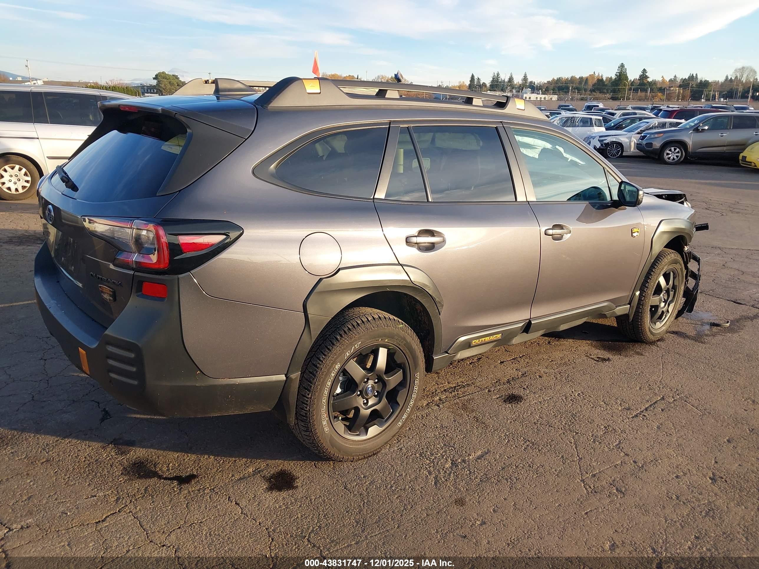 SUBARU OUTBACK image 4