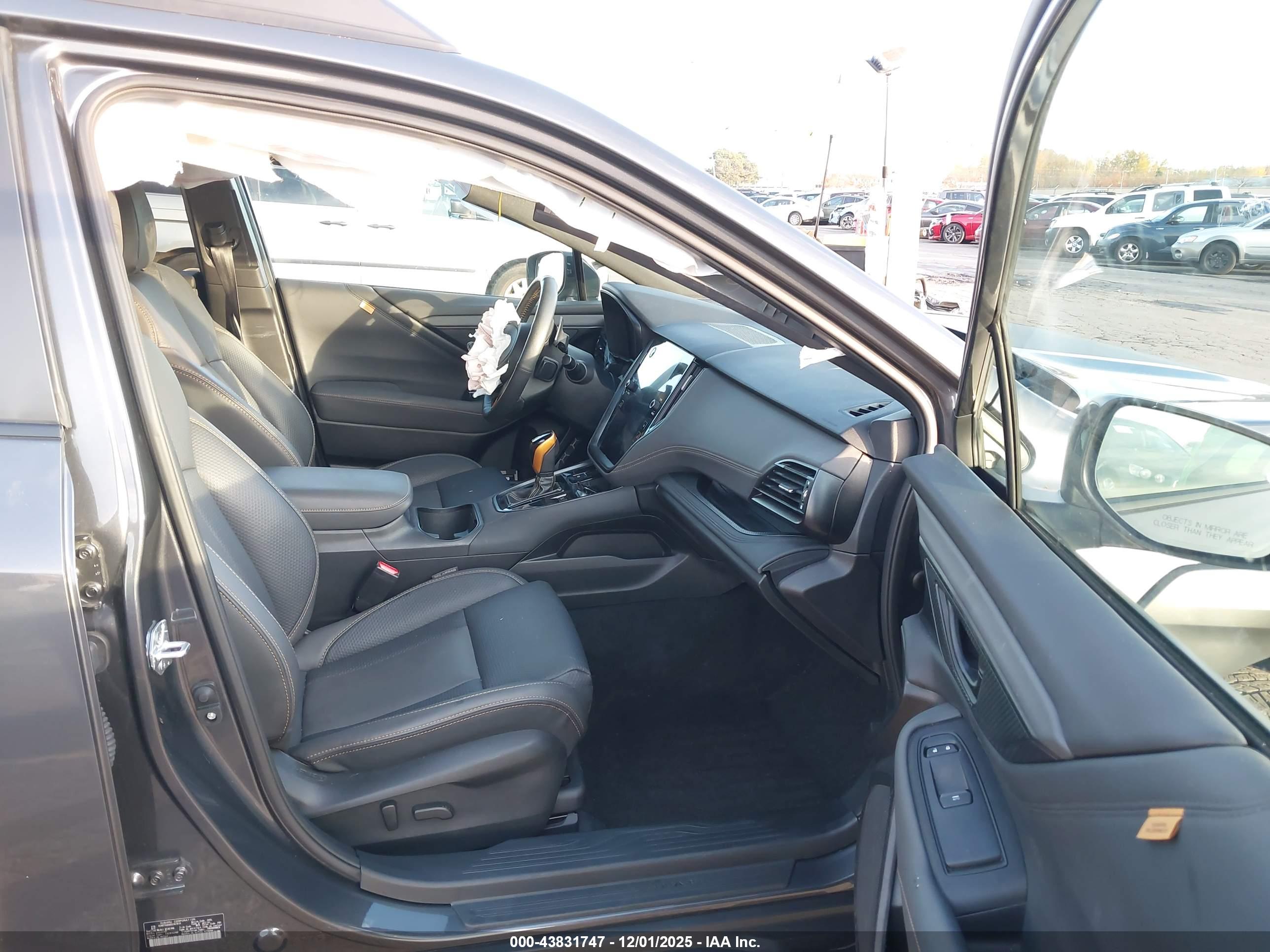 SUBARU OUTBACK image 5