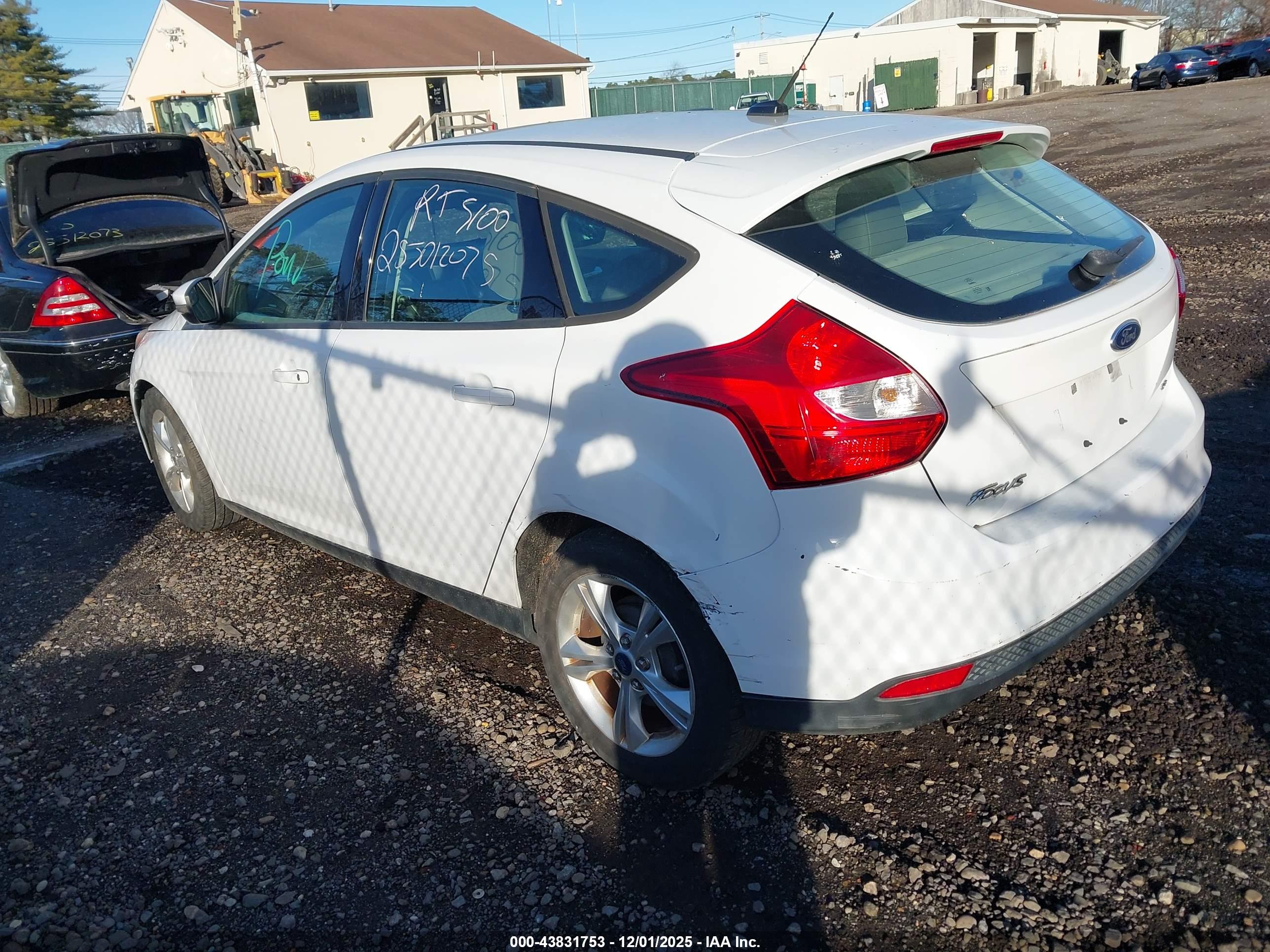 FORD FOCUS image 3