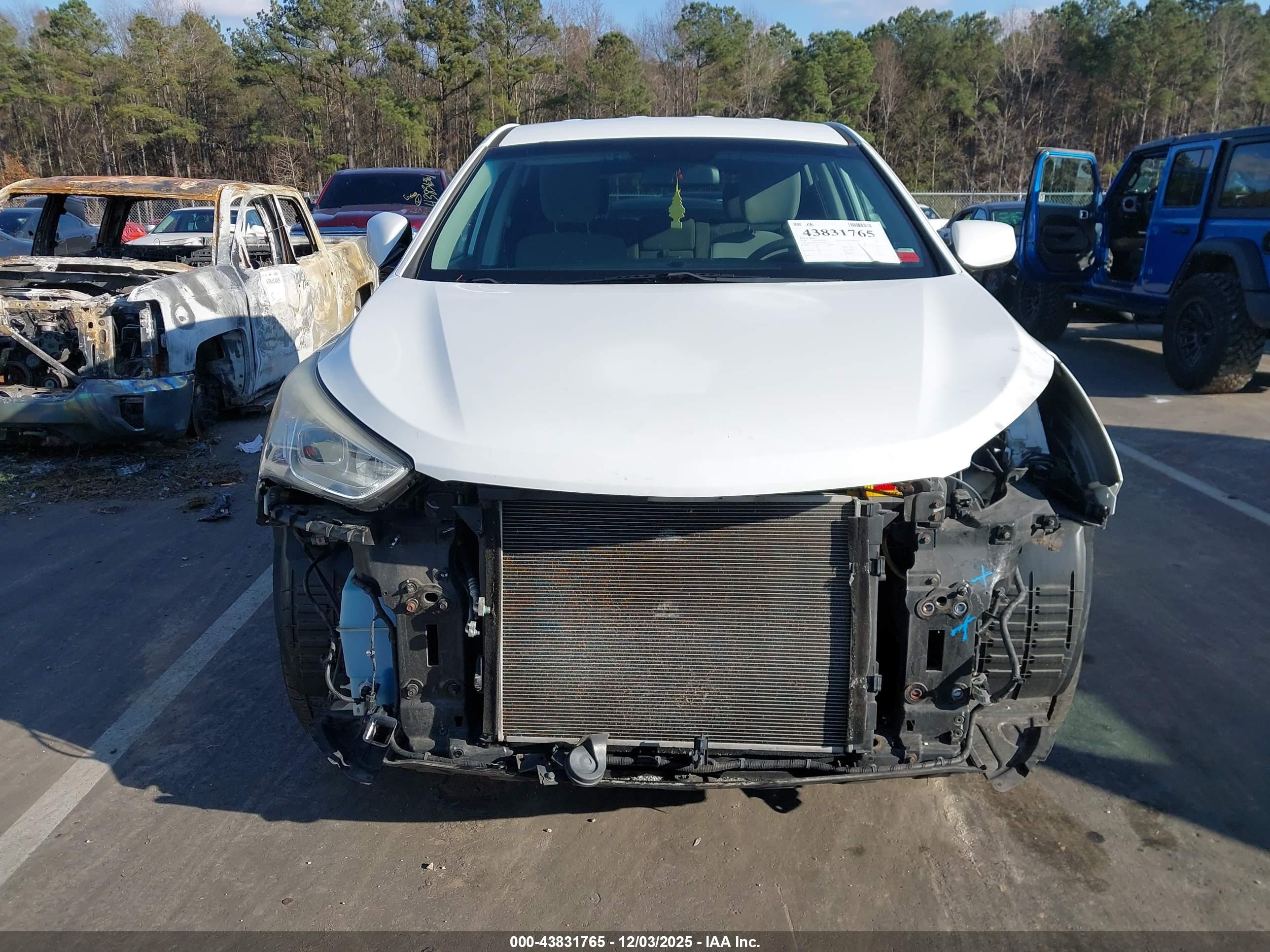 HYUNDAI SANTA image 6