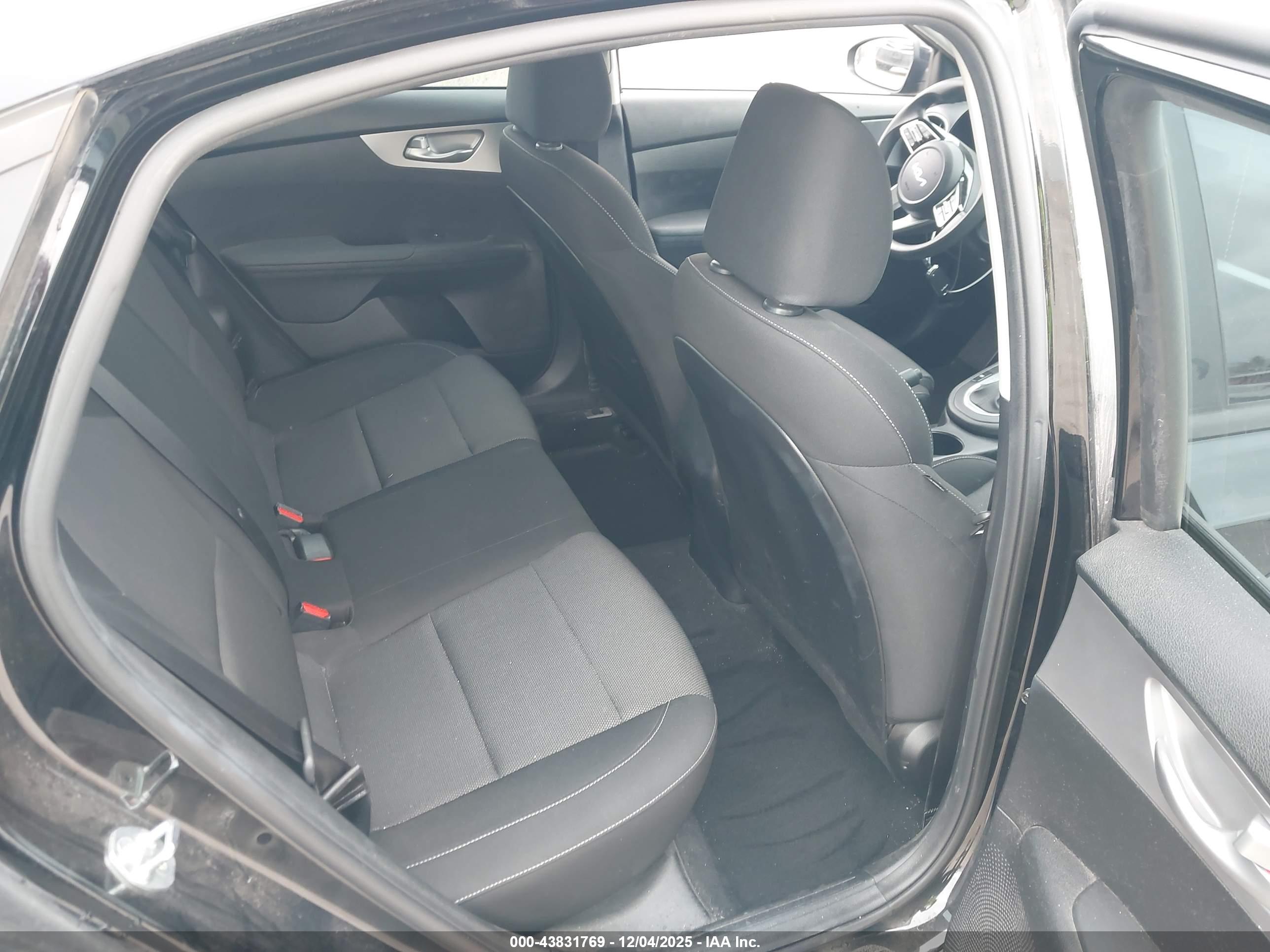 KIA FORTE image 8