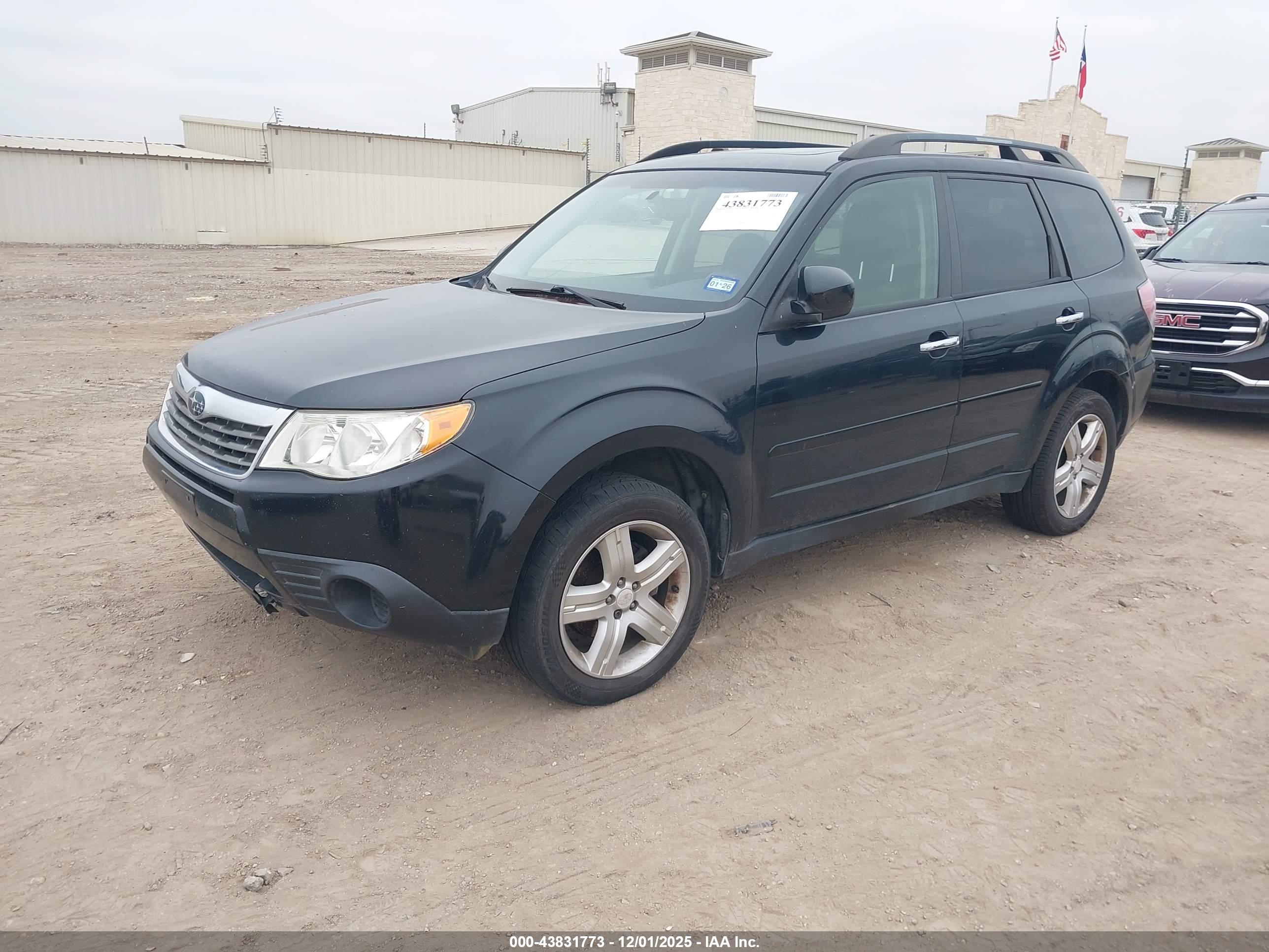 SUBARU FORESTER image 2