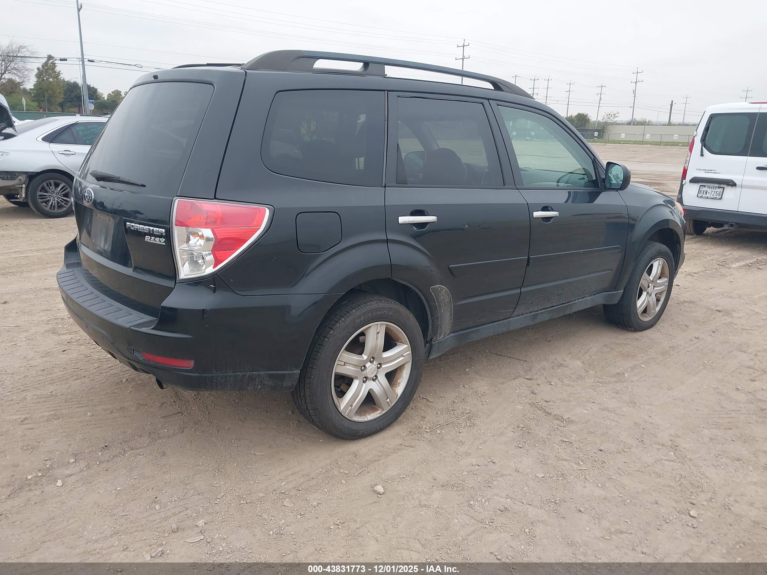 SUBARU FORESTER image 4