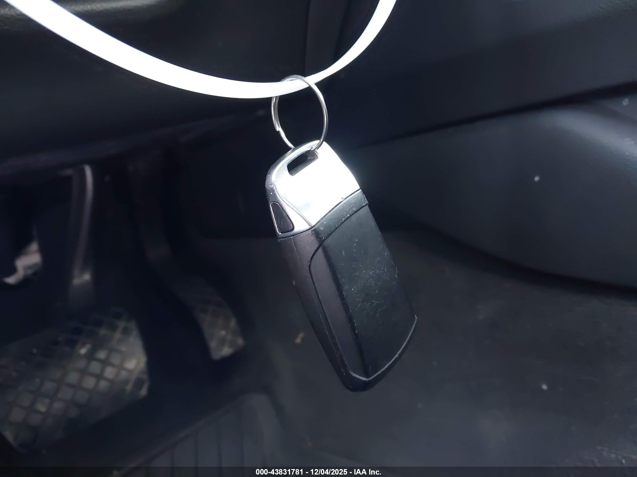 AUDI A4 image 11