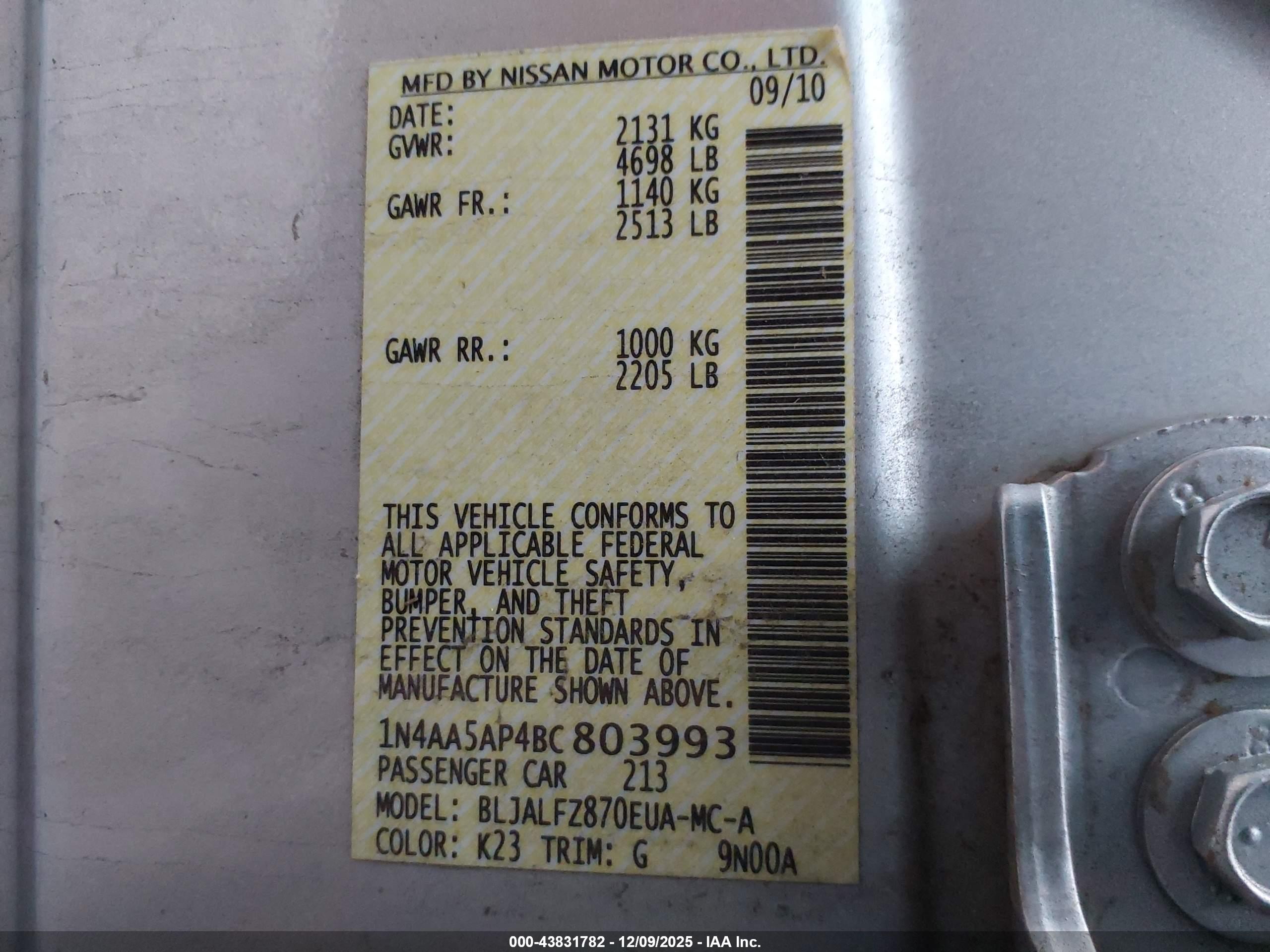 NISSAN MAXIMA image 9