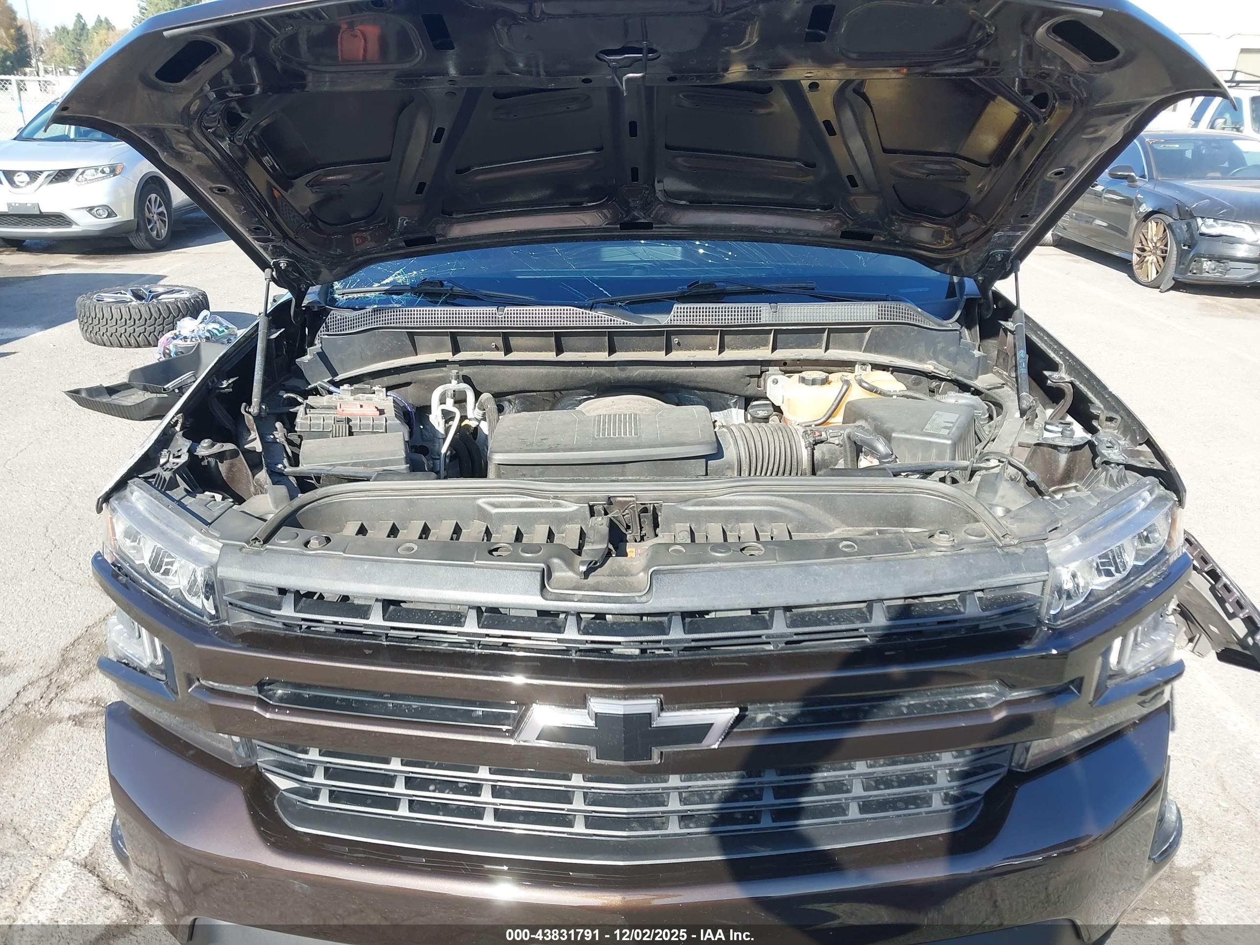 CHEVROLET SILVERADO image 10