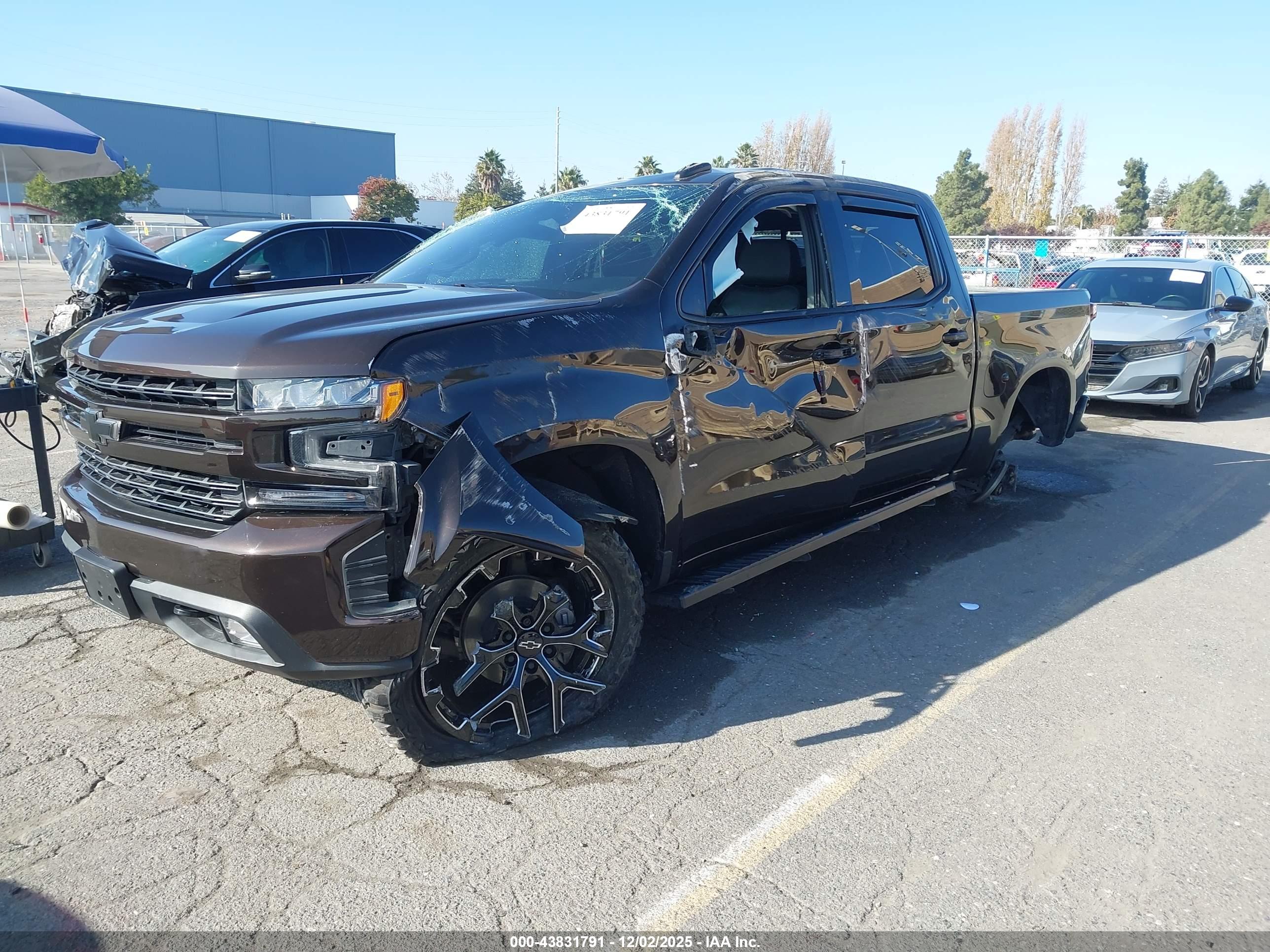 CHEVROLET SILVERADO image 6